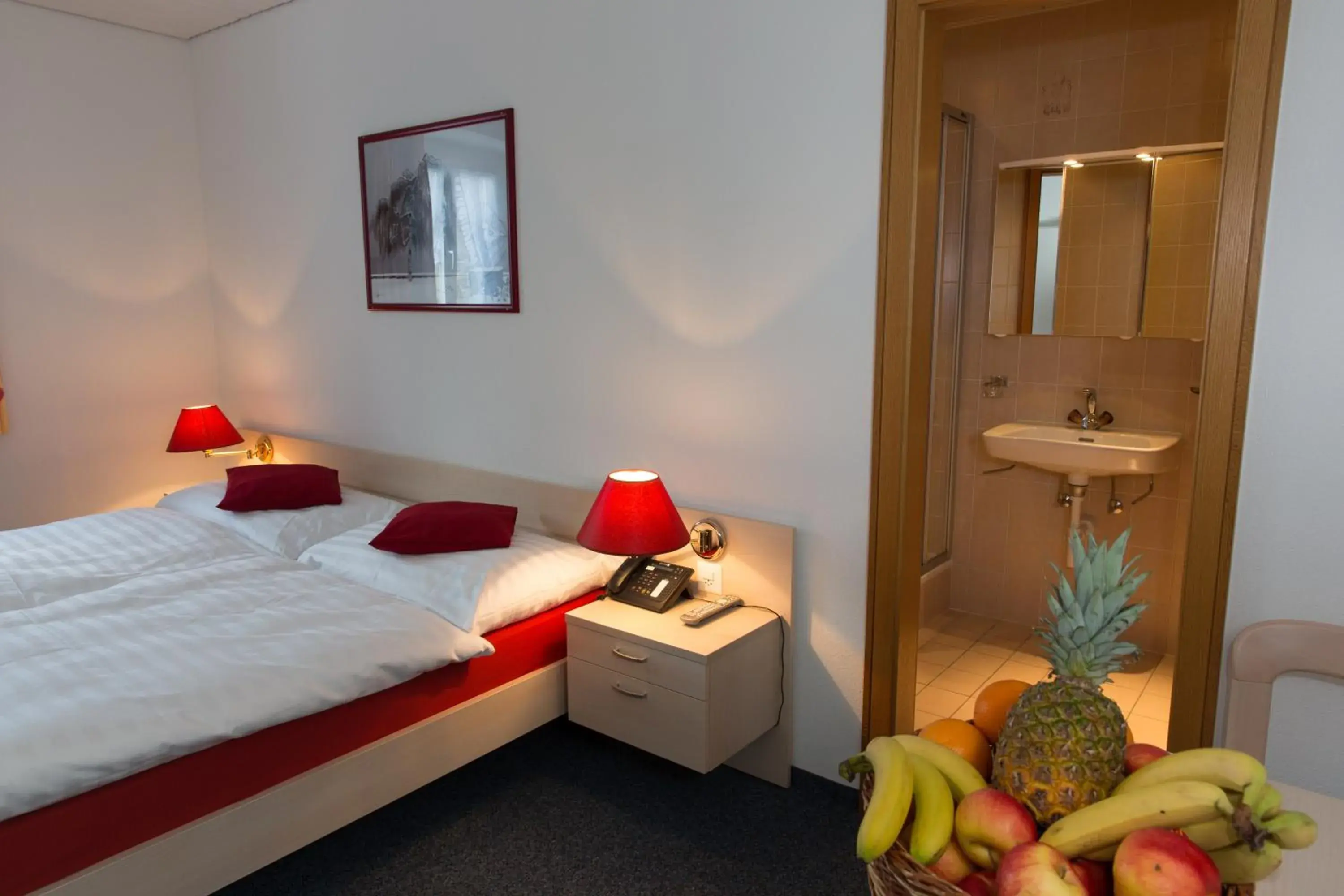 Double Room in Hôtel du Port - Free Parking - Breakfast included Double Room in Hôtel du Port - Free Parking - Breakfast included