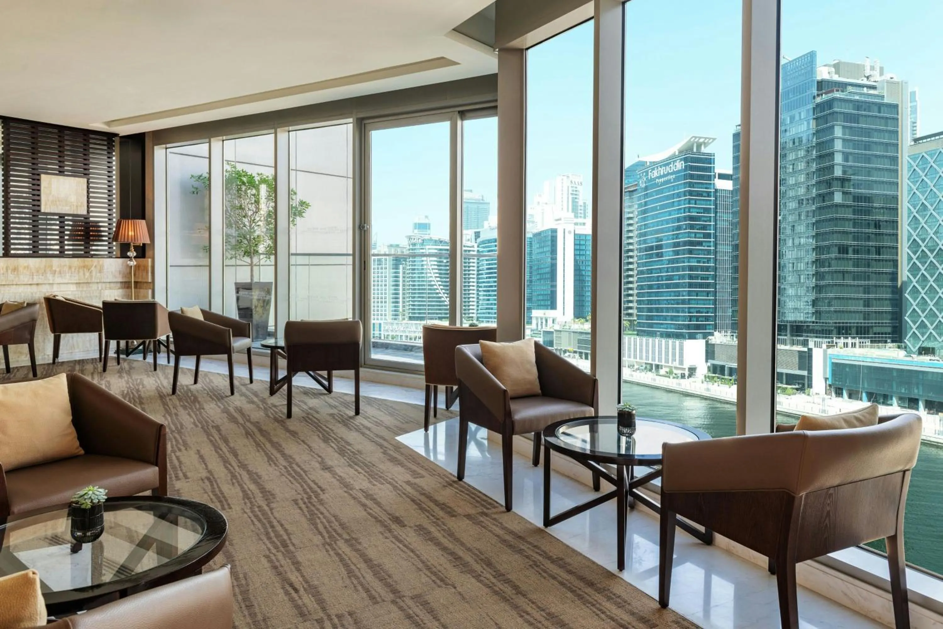 Lounge or bar in Renaissance Business Bay Hotel, Dubai