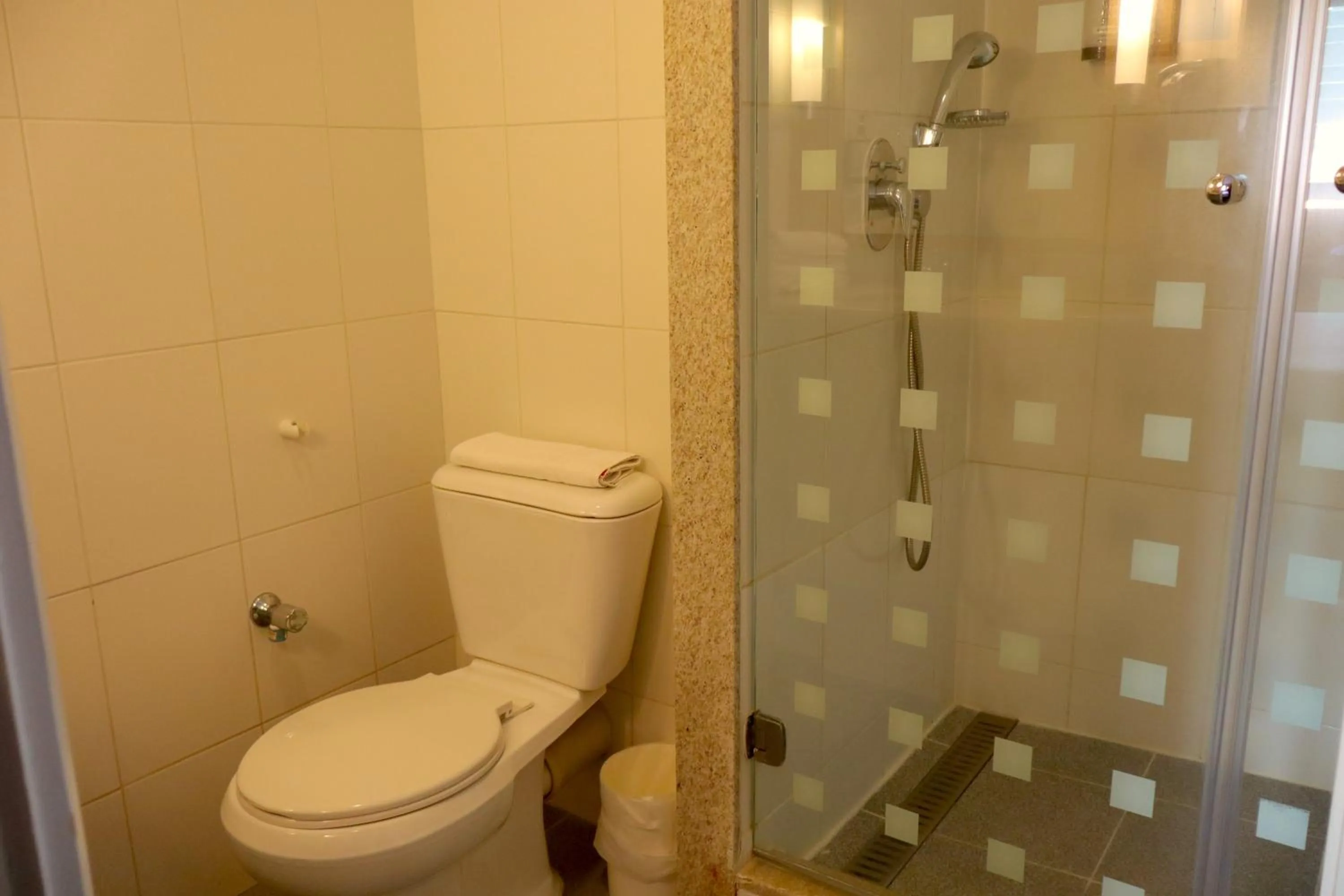 Bathroom in ibis Antofagasta