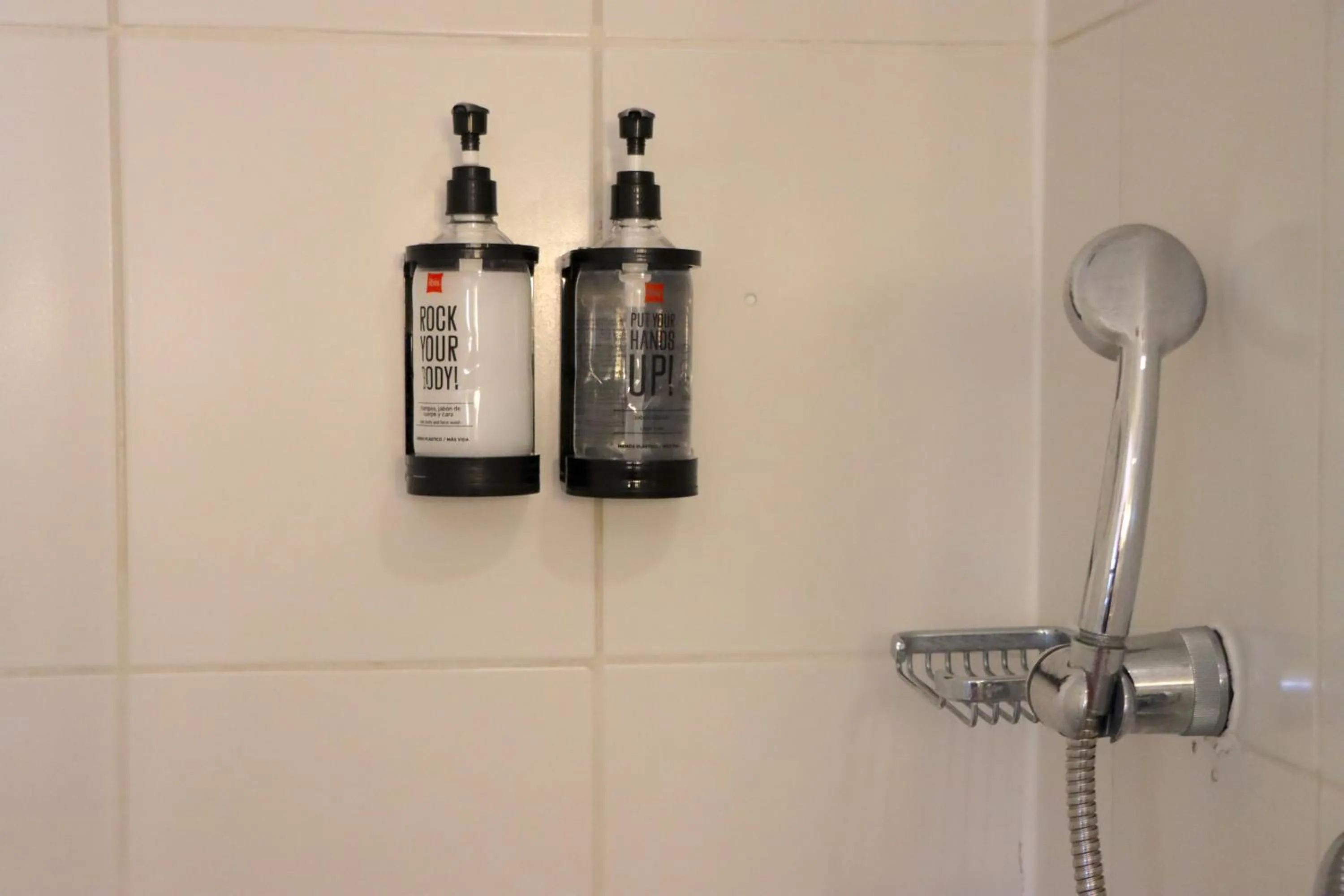 Bathroom in ibis Antofagasta