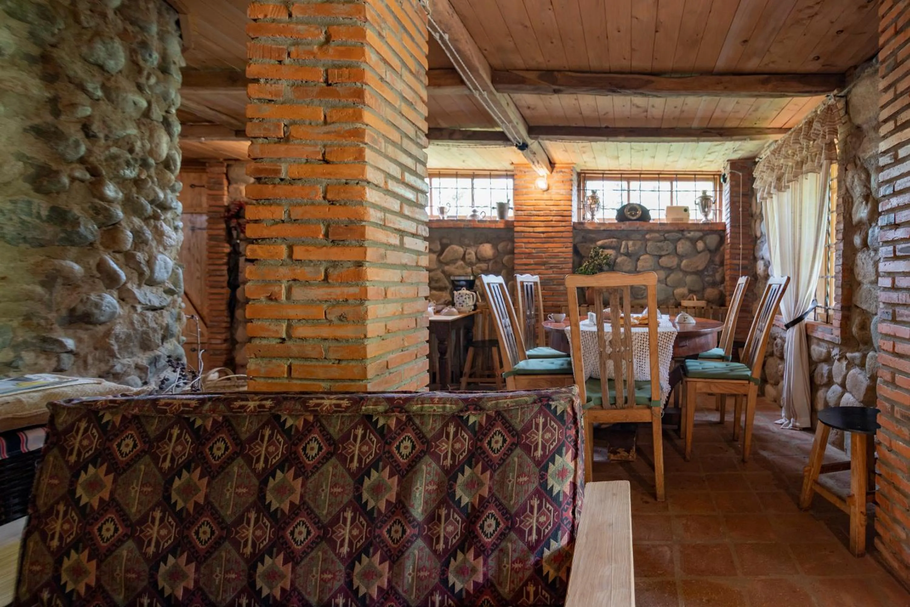 Restaurant/places to eat in Menabde Winery