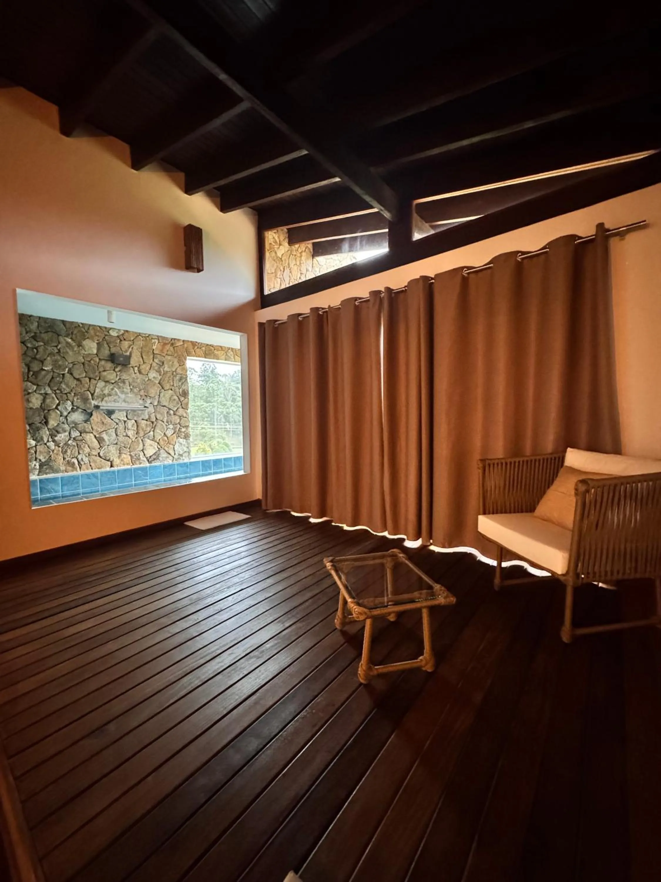 Pool view in Pousada Jardim das Montanhas