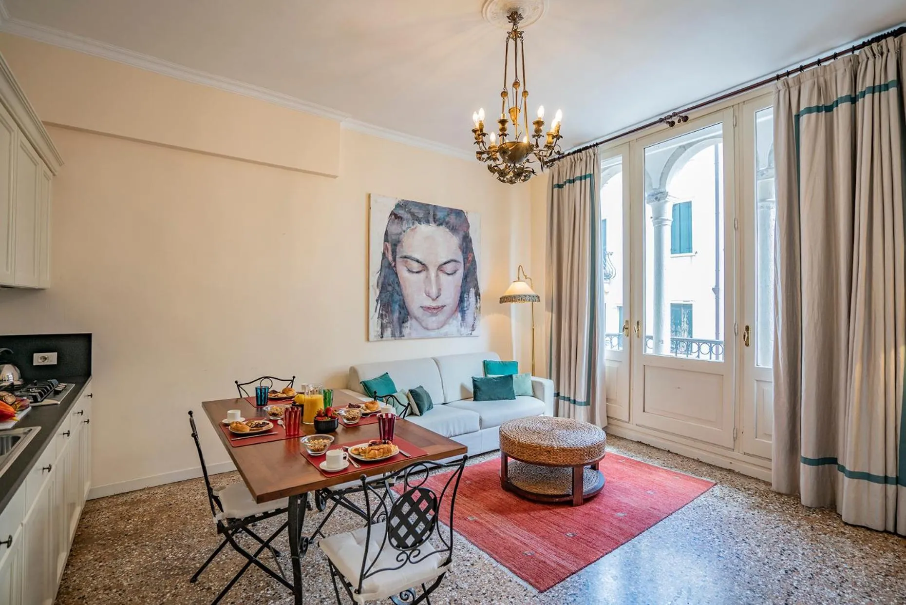 Ca' Grassi 2 Apartment in San Marco with Balcony