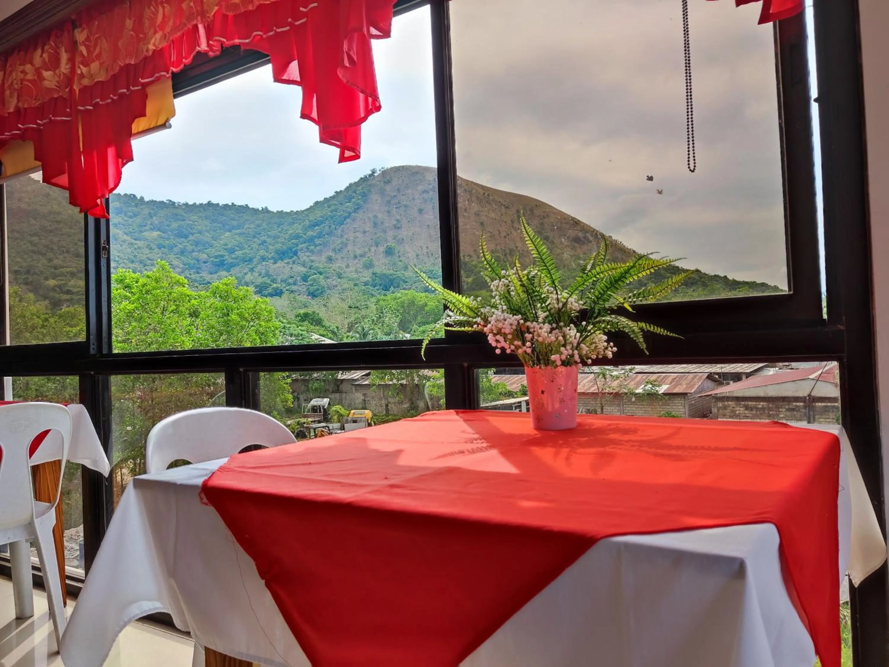 Dining area in La Casa Milagrosa