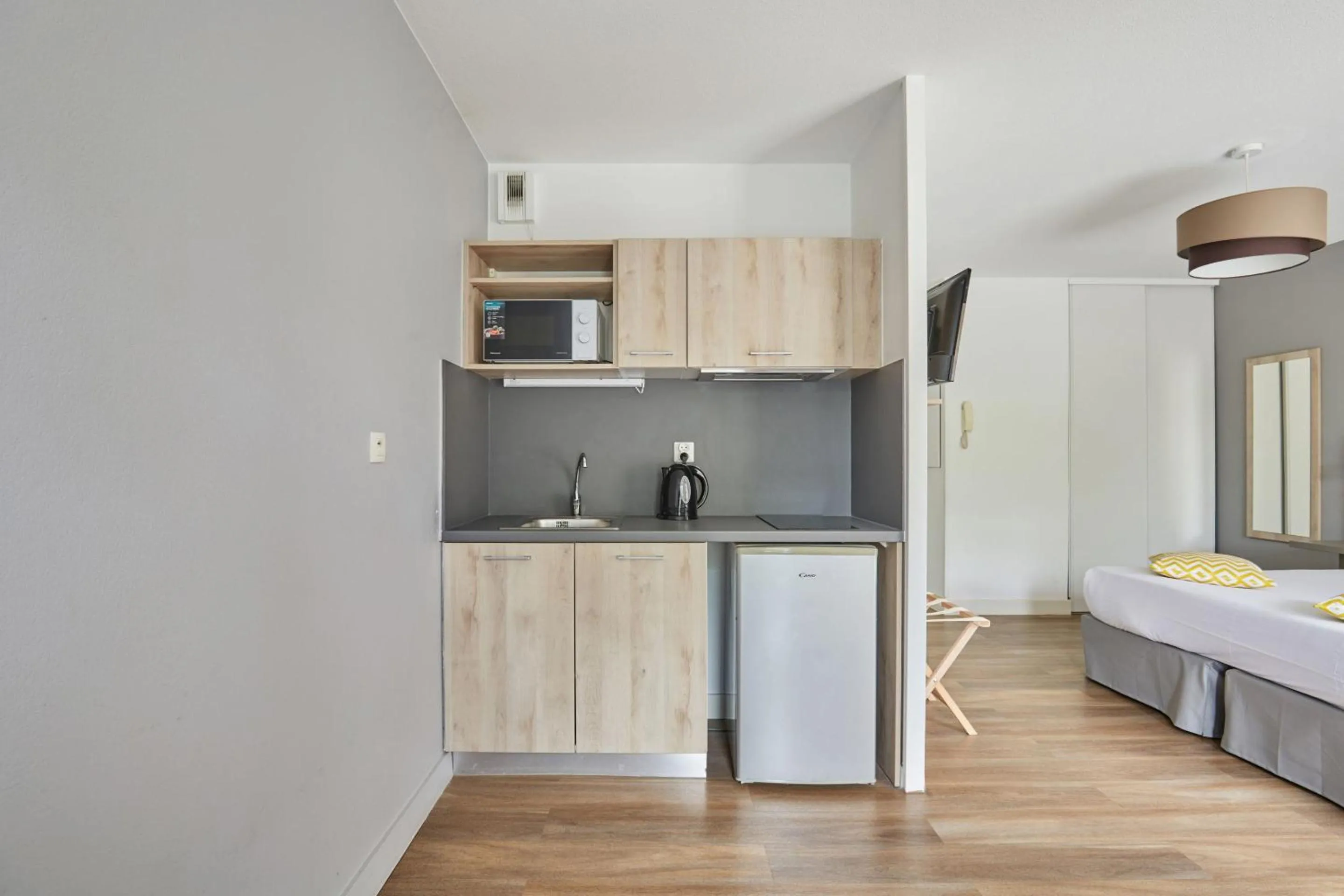 Bed in Appart Hotel Odalys City Aix en Provence Le Clos de la Chartreuse