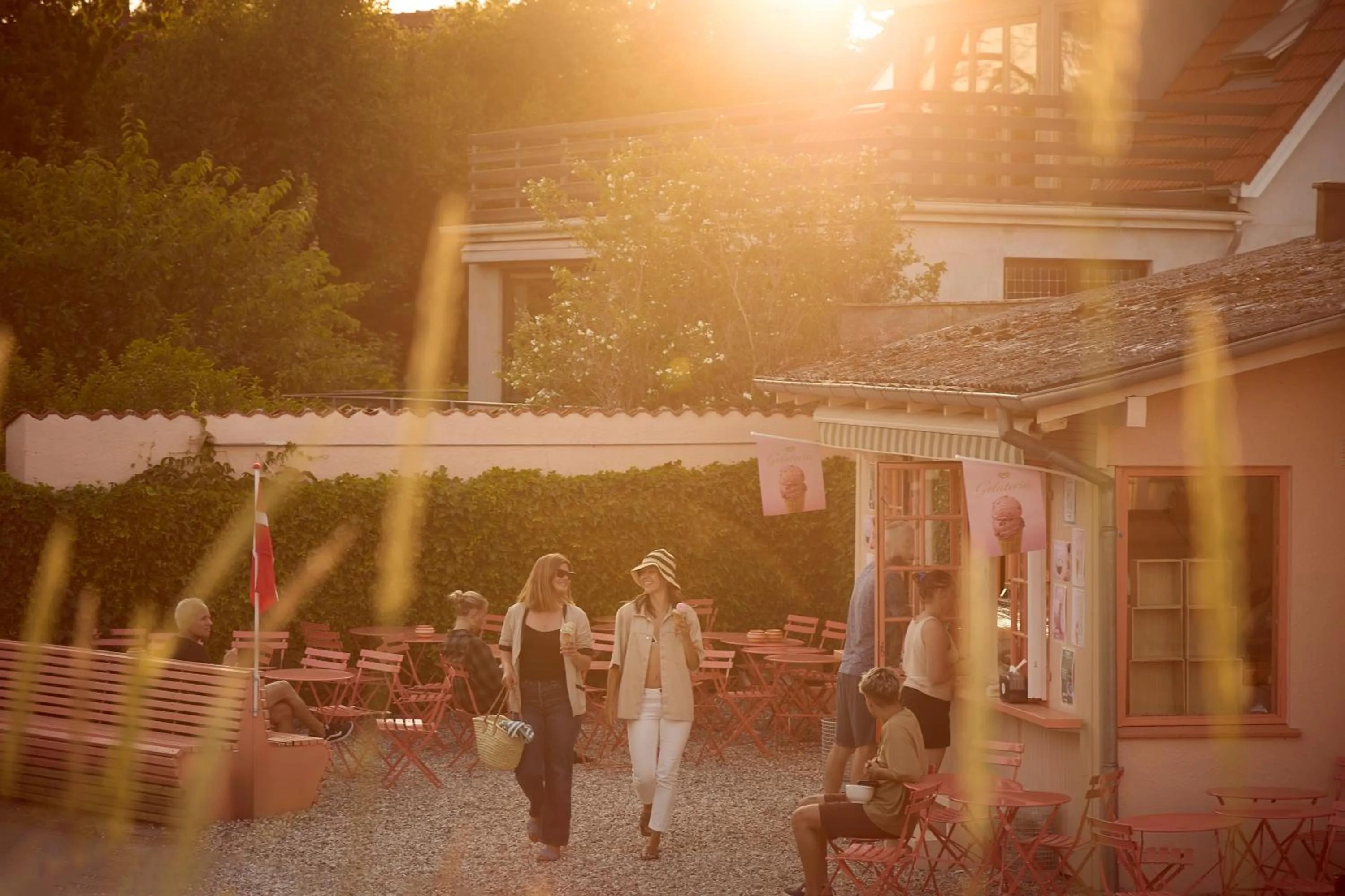 People in Tisvildeleje Strandhotel