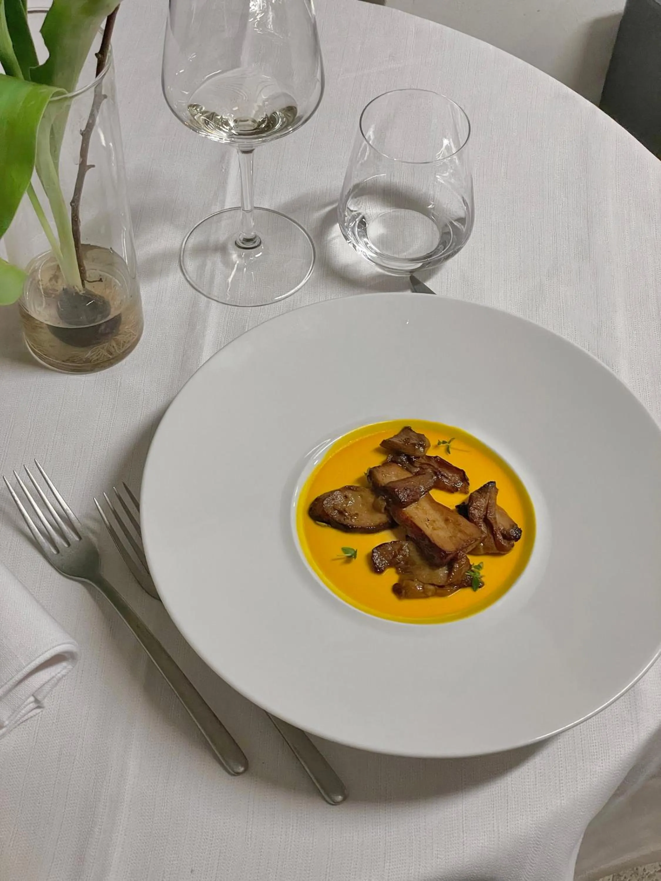 Restaurant/places to eat in Hotel Villa Policreti