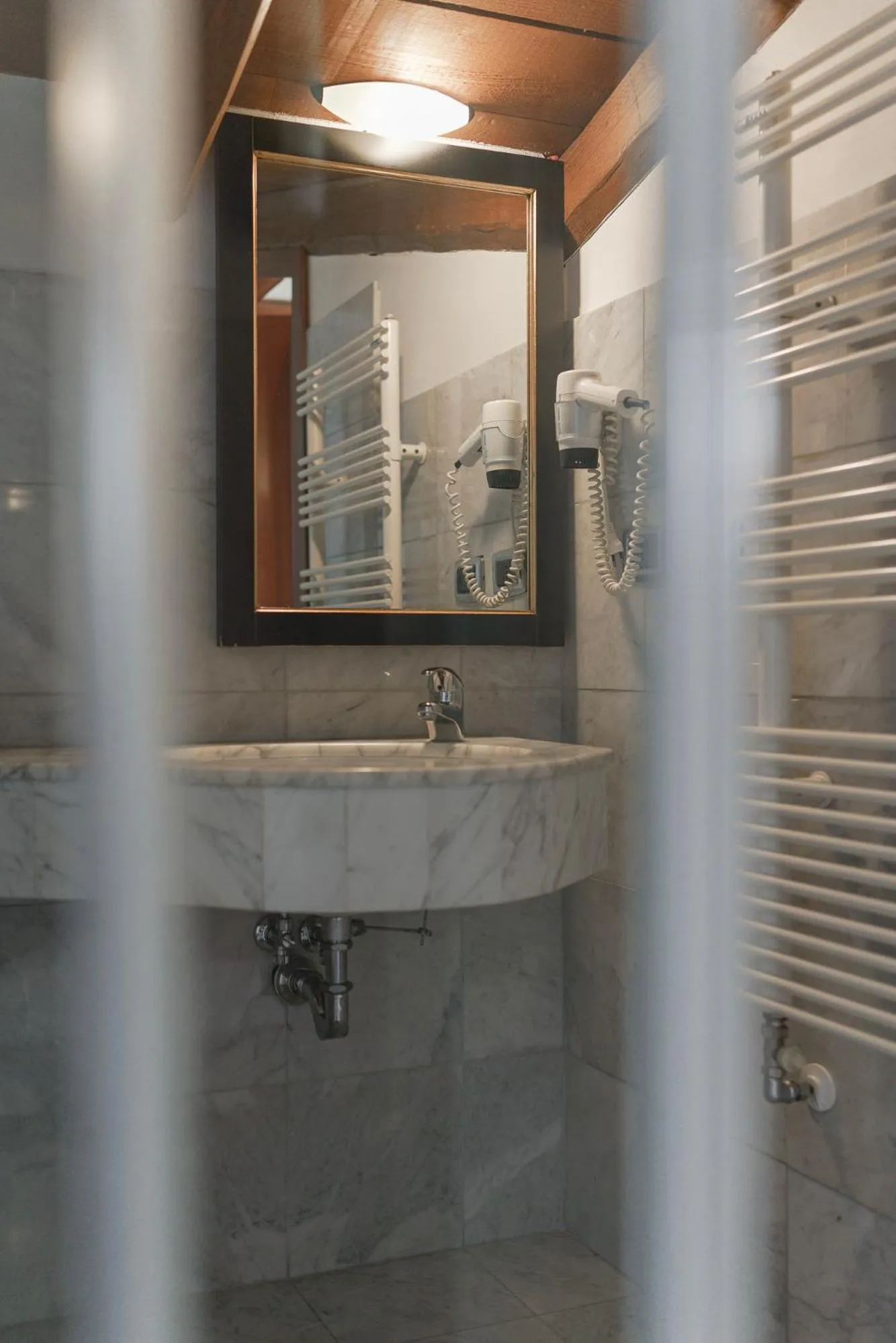 Shower in Hotel Villa Policreti