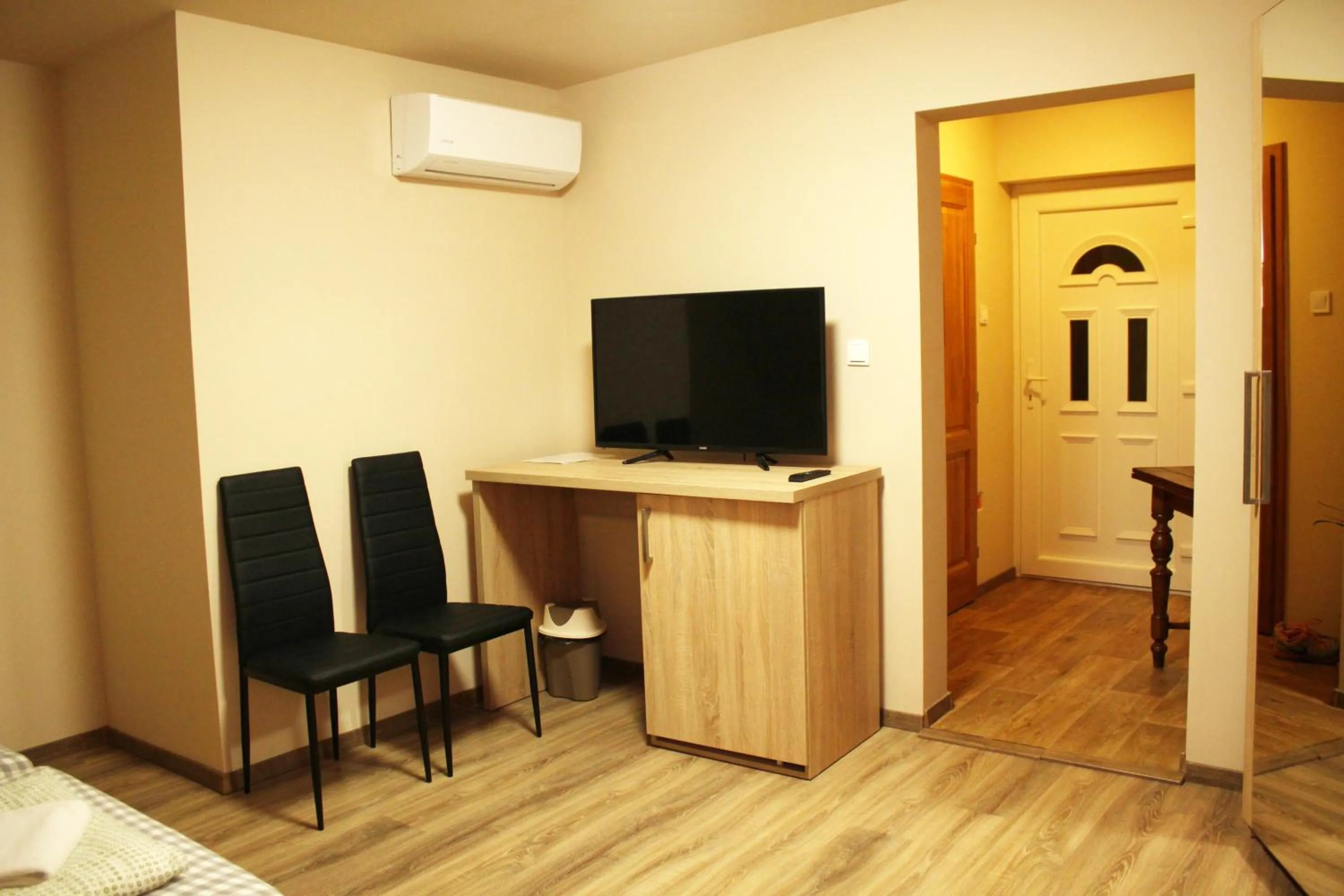 Standard Twin Room - single occupancy in King Arthur Panzió