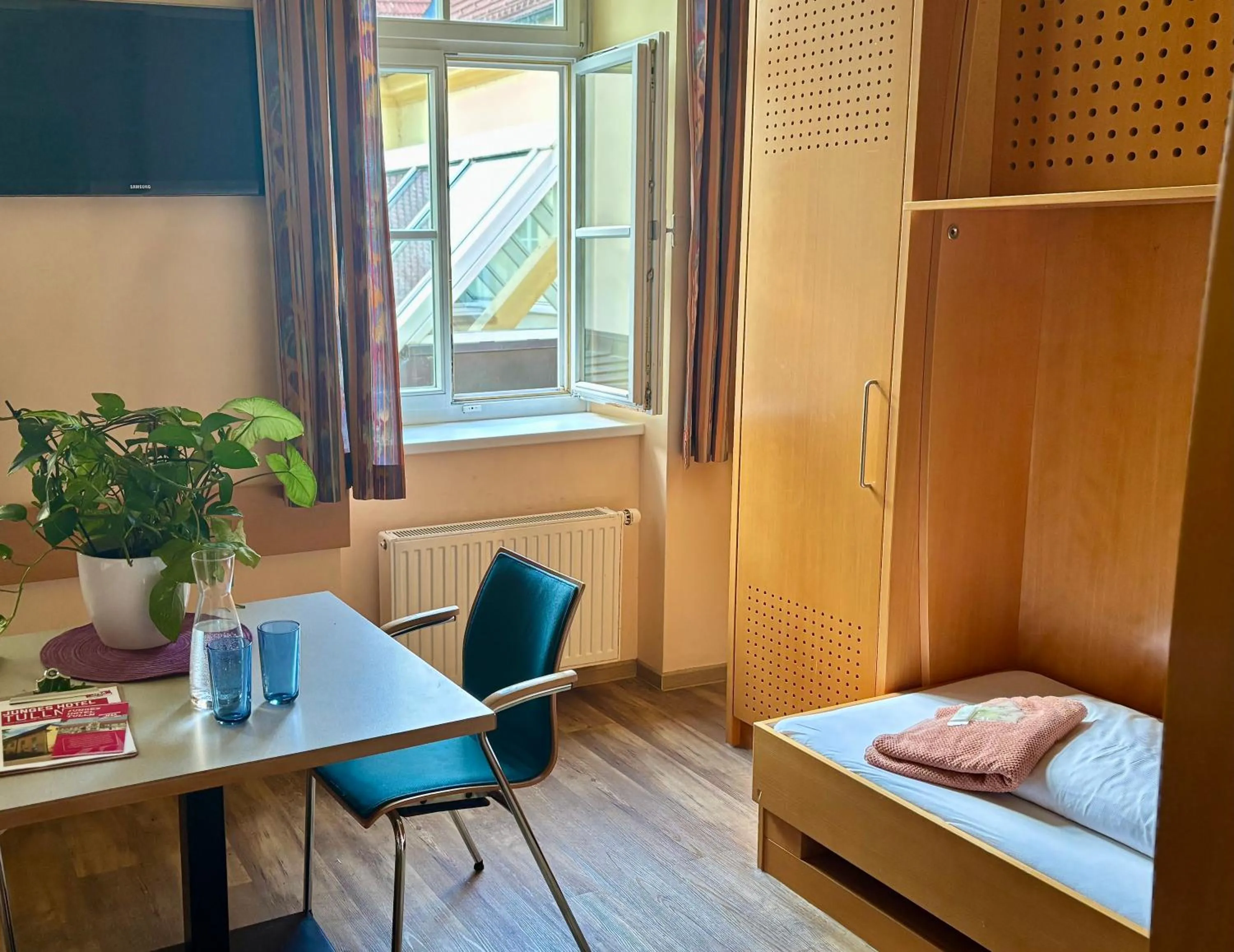 Bed in Junges Hotel Tulln - NÖ Jugendherbergswerk