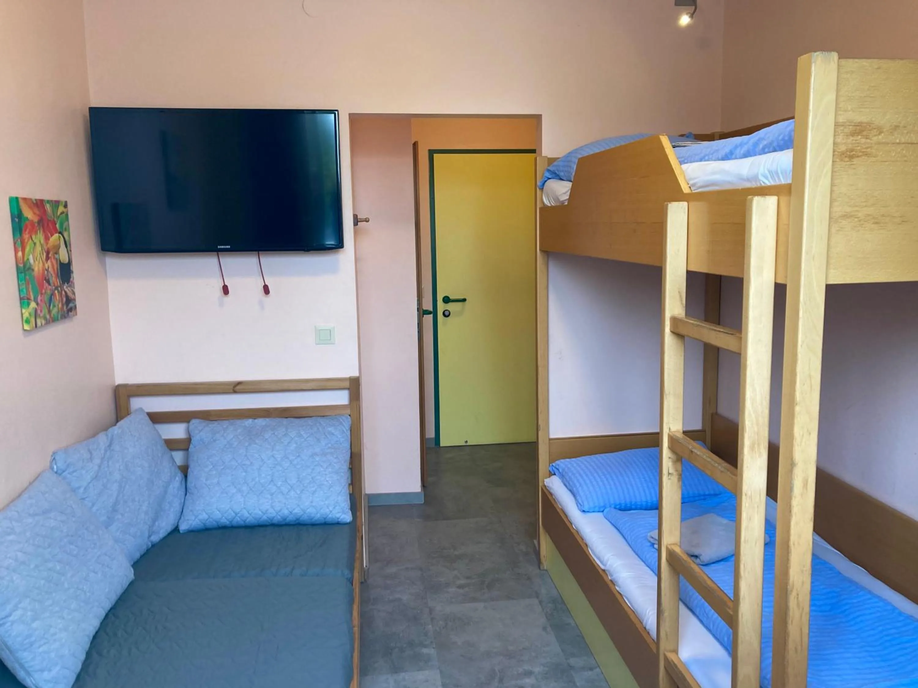 TV and multimedia in Junges Hotel Melk