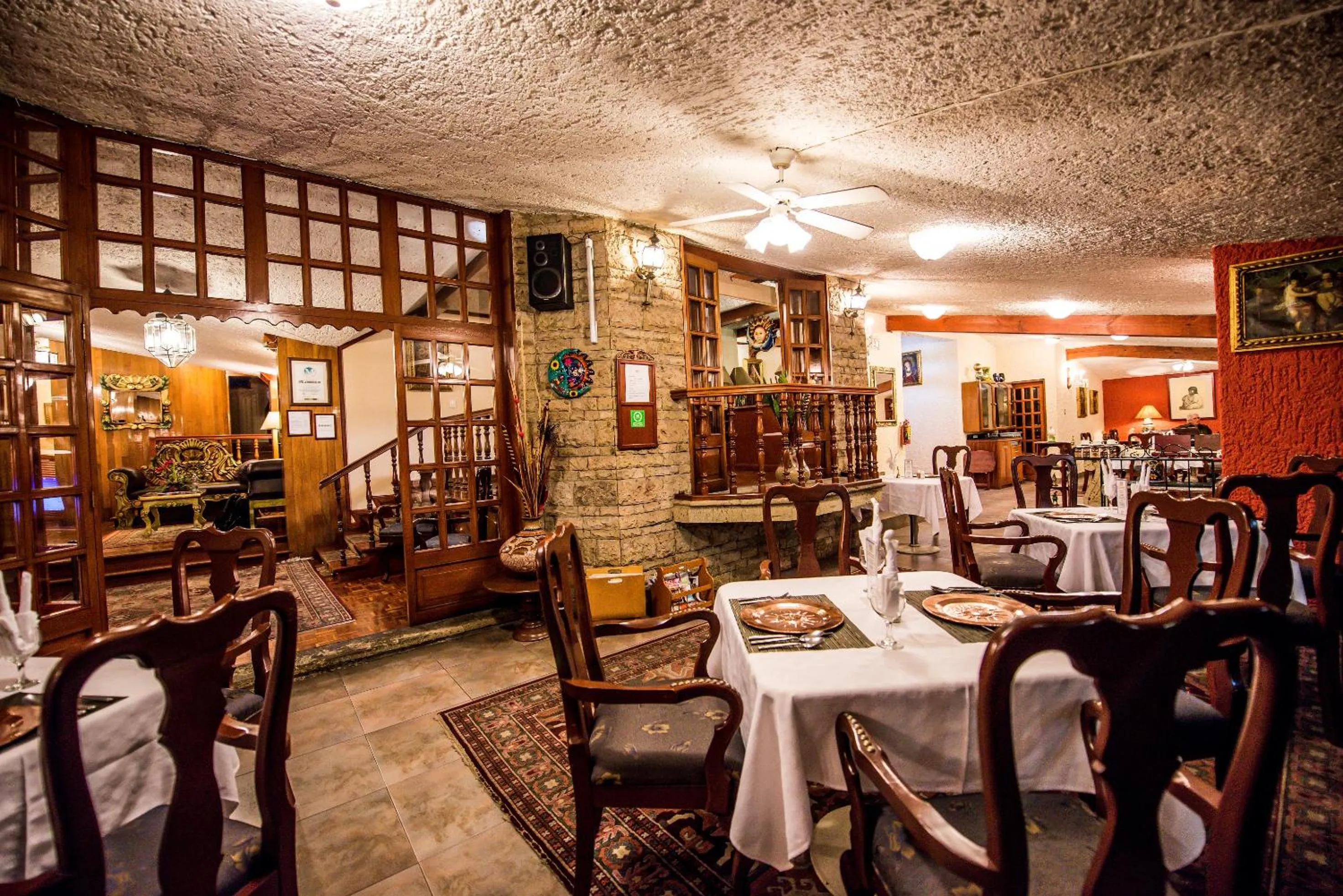Restaurant/places to eat in Hotel La Mansion del Sol