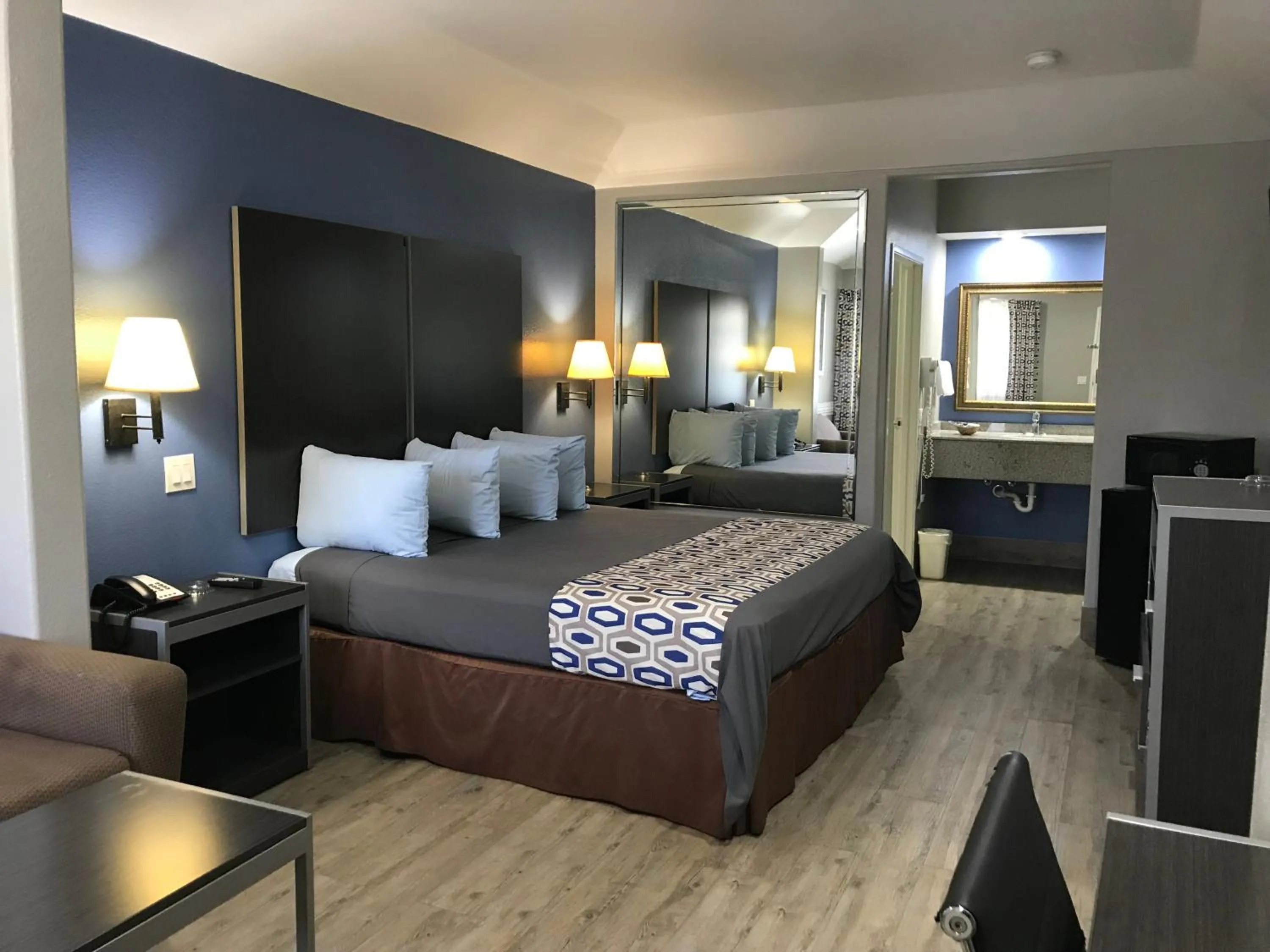 Camelot Inn and Suites