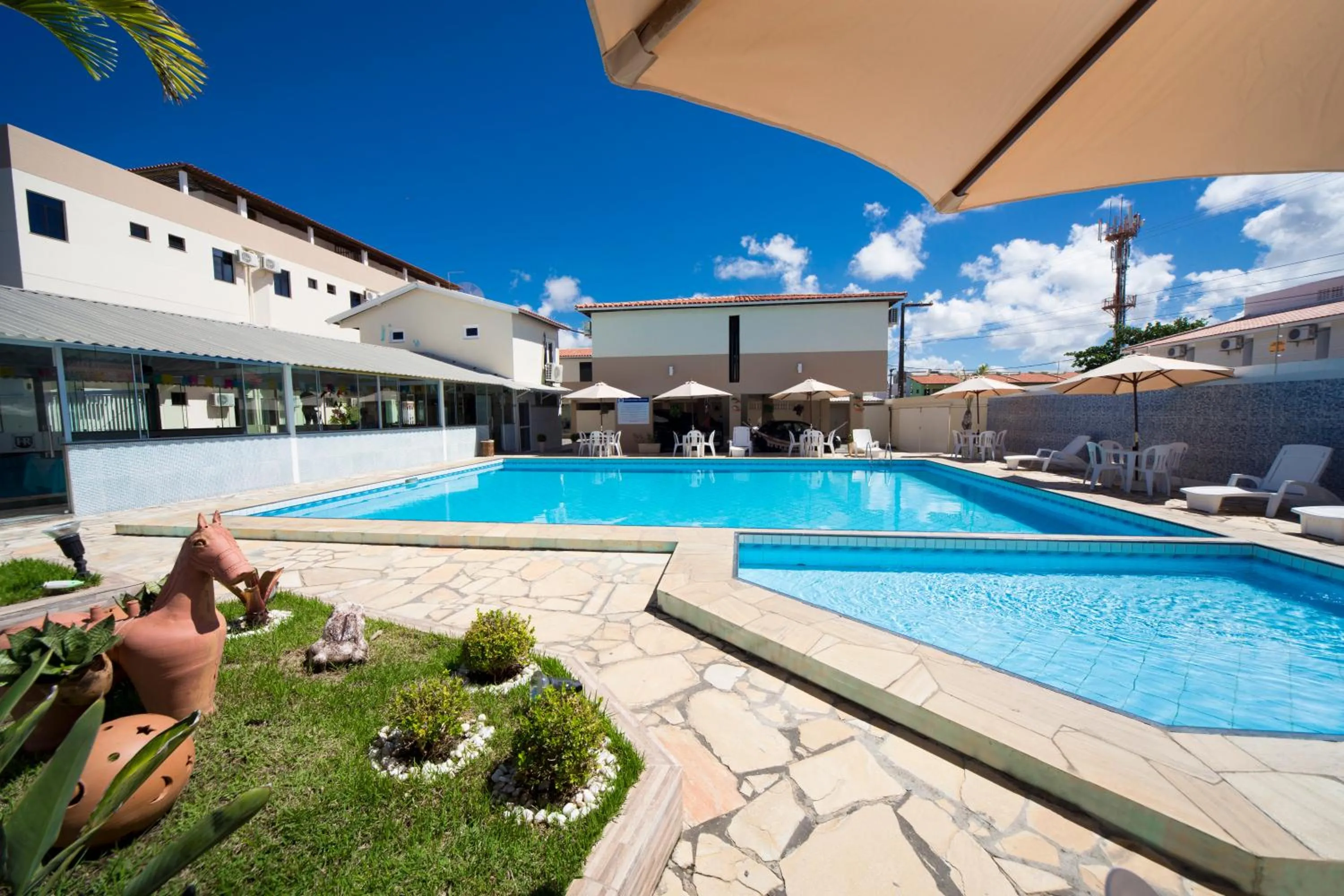 Swimming pool in Hotel Rekinte