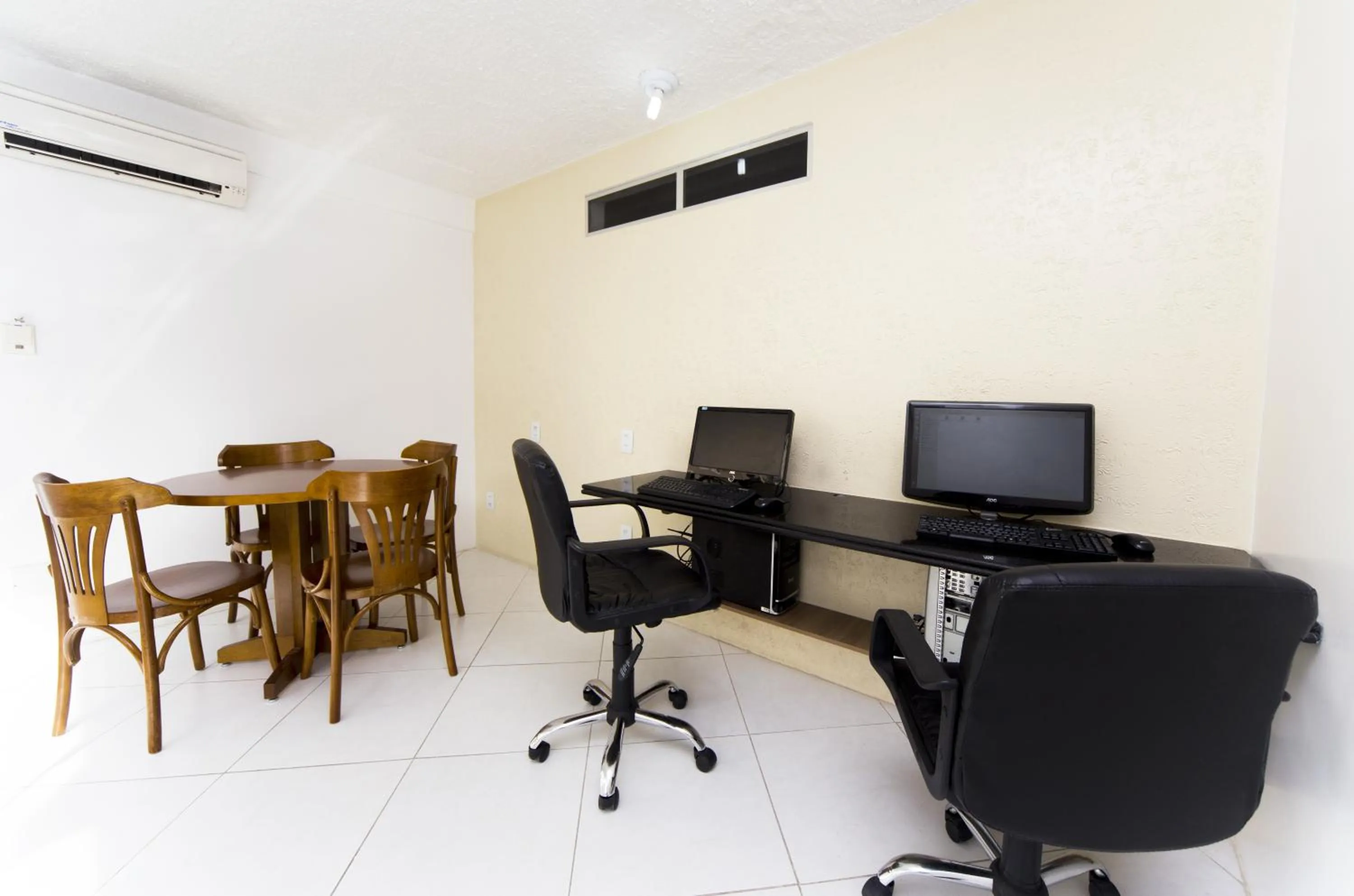 Area and facilities in Hotel Rekinte