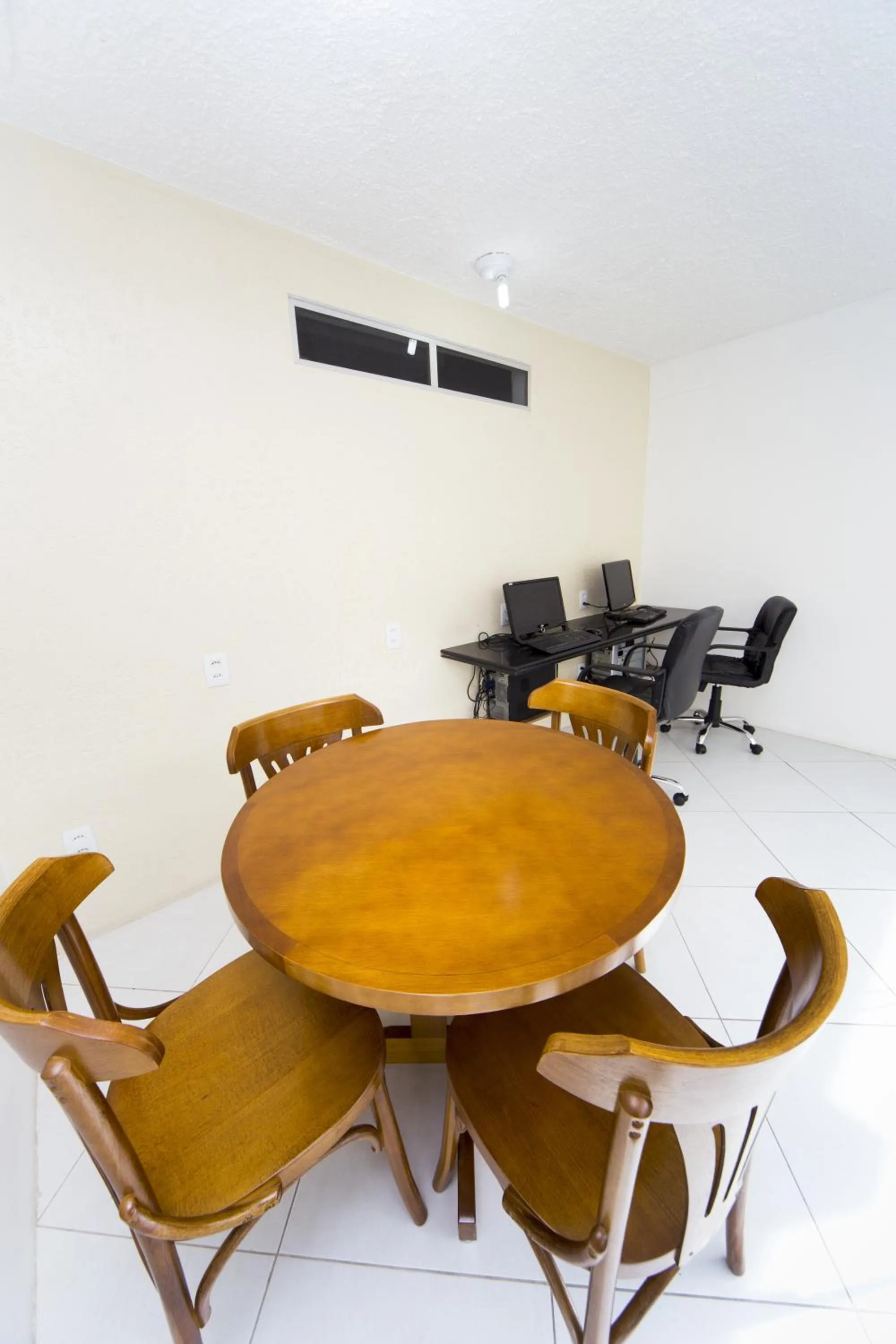 Business facilities in Hotel Rekinte