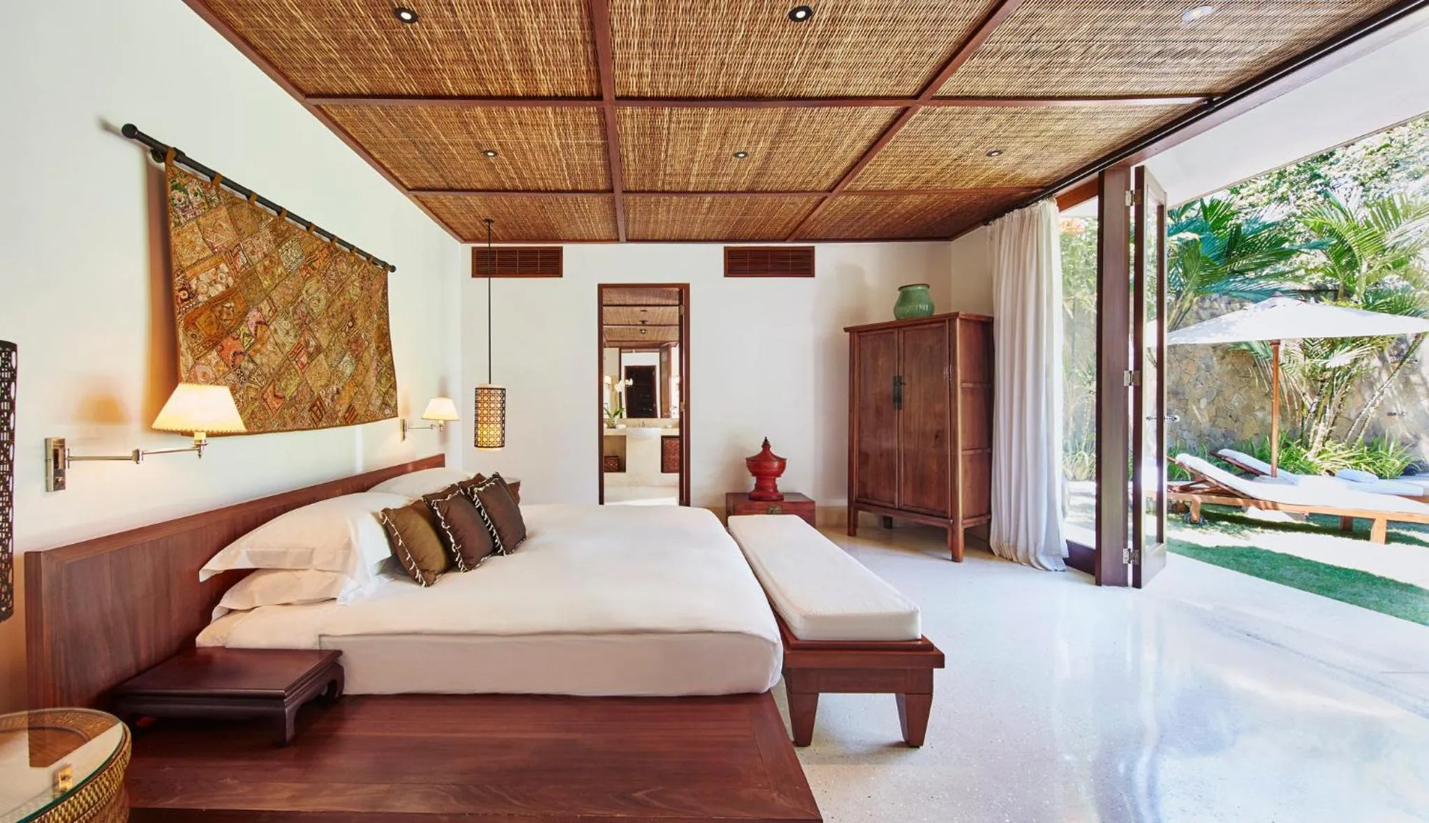 Photo of the whole room, Bed in COMO Shambhala Estate