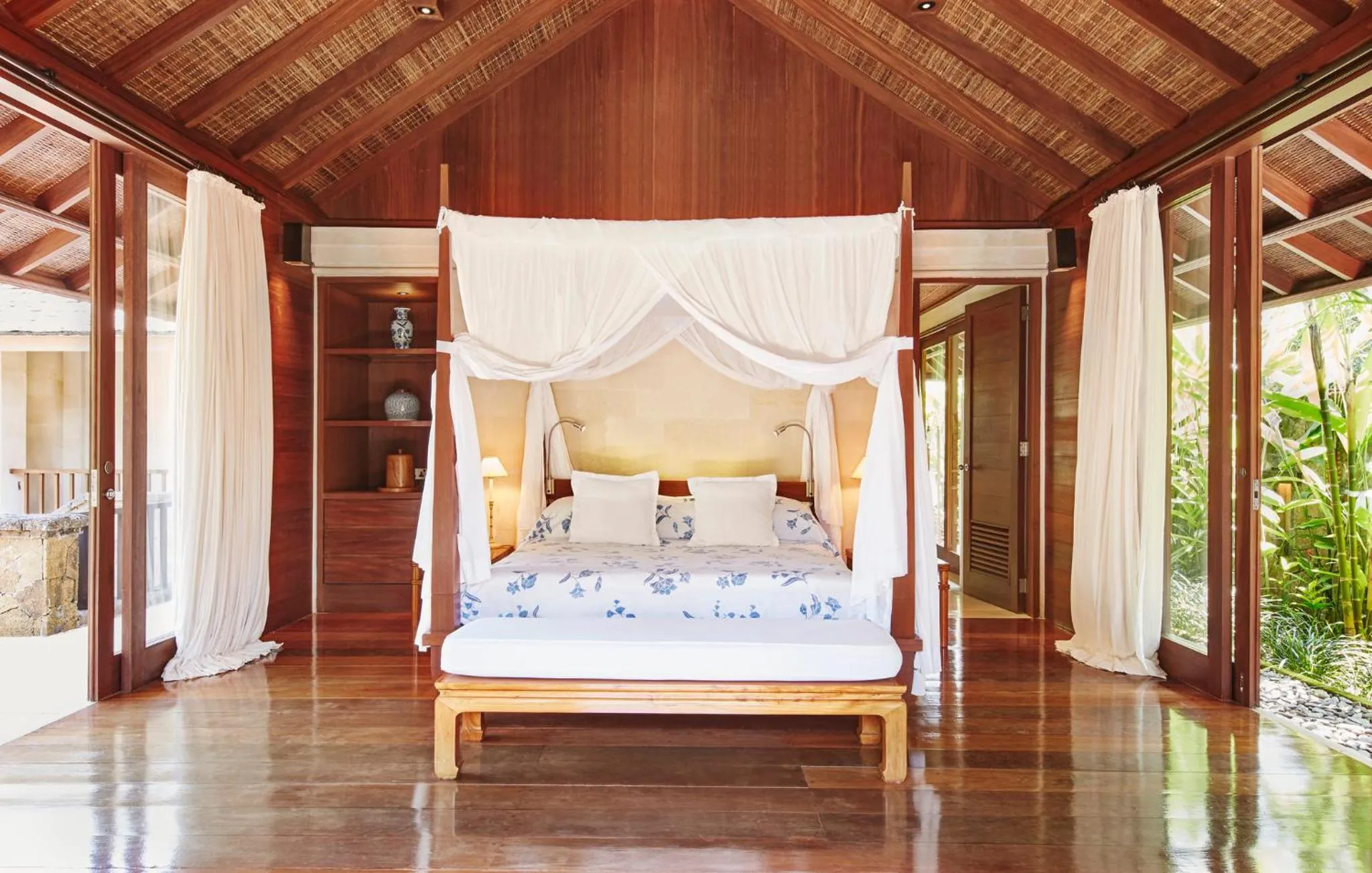 Photo of the whole room, Bed in COMO Shambhala Estate