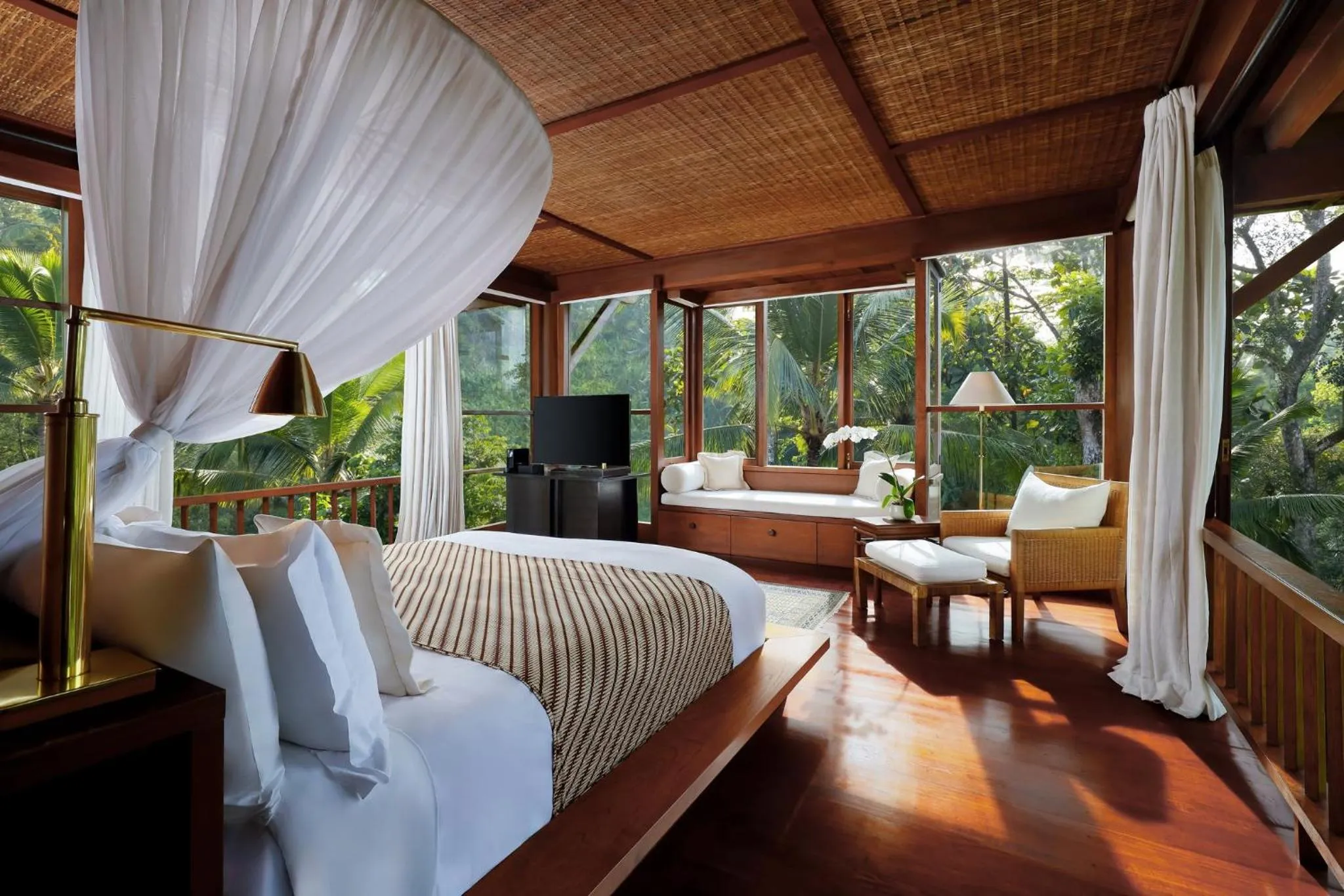 Photo of the whole room, Bed in COMO Shambhala Estate