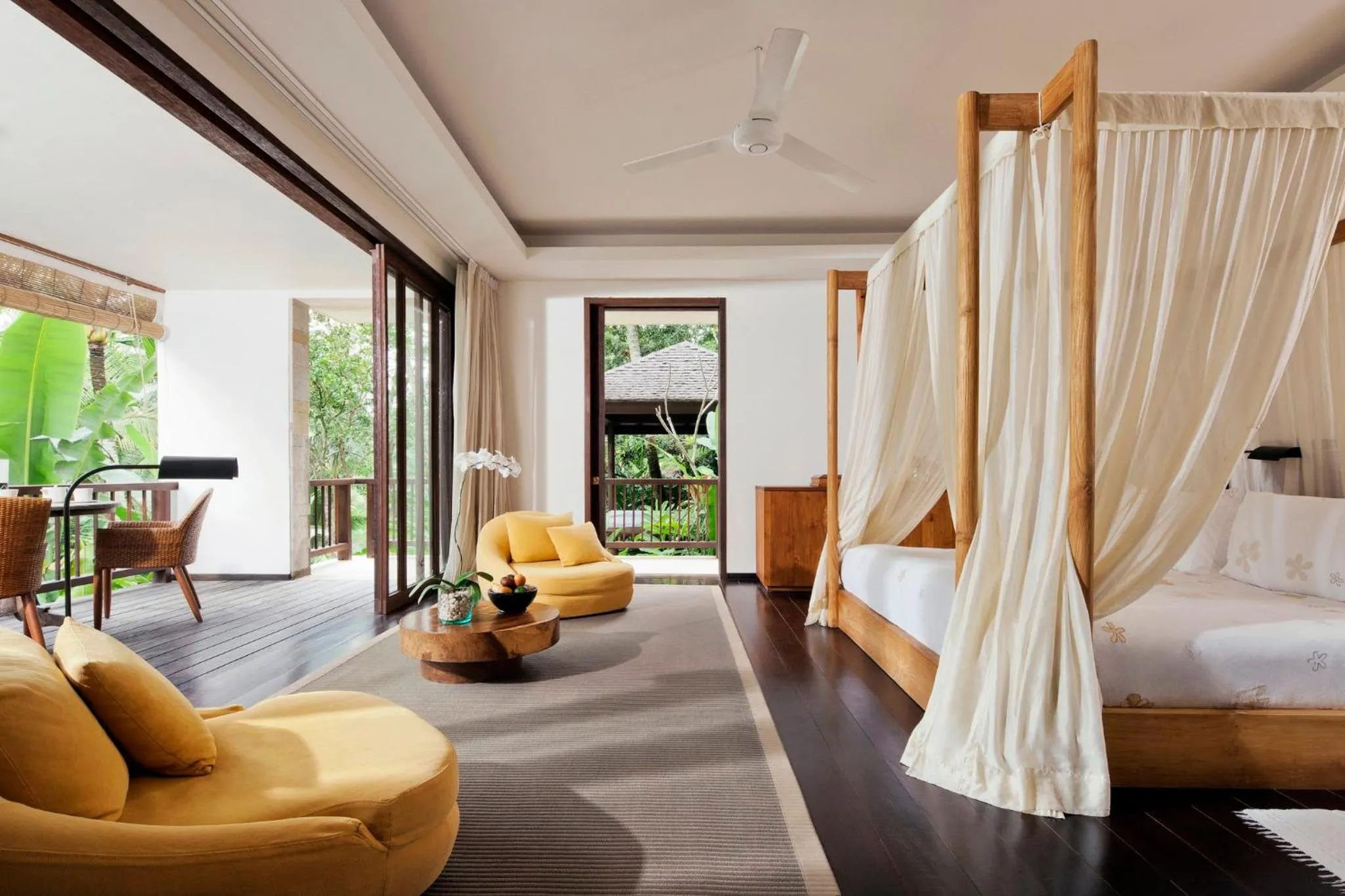 Photo of the whole room, Bed in COMO Shambhala Estate
