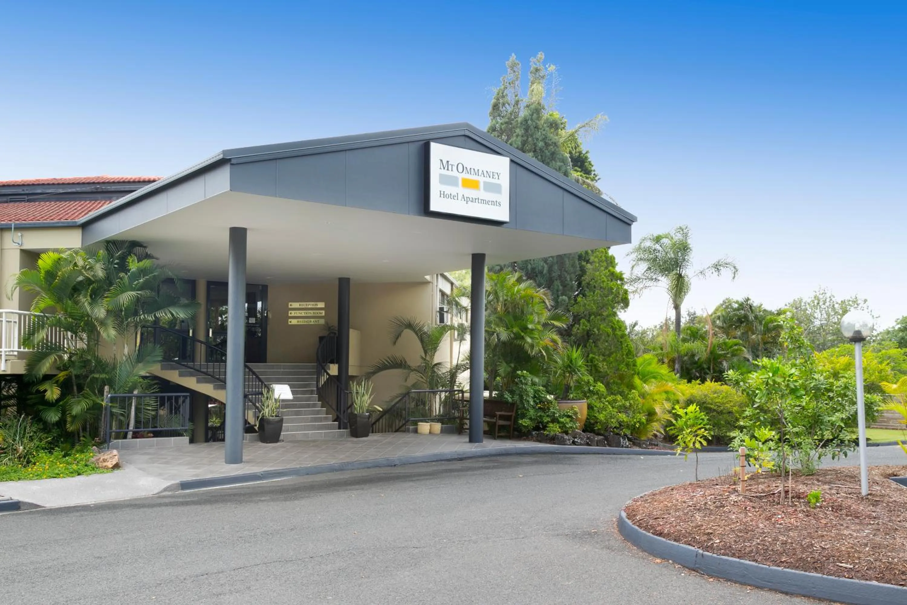 Facade/entrance in Mt Ommaney Hotel Apartments