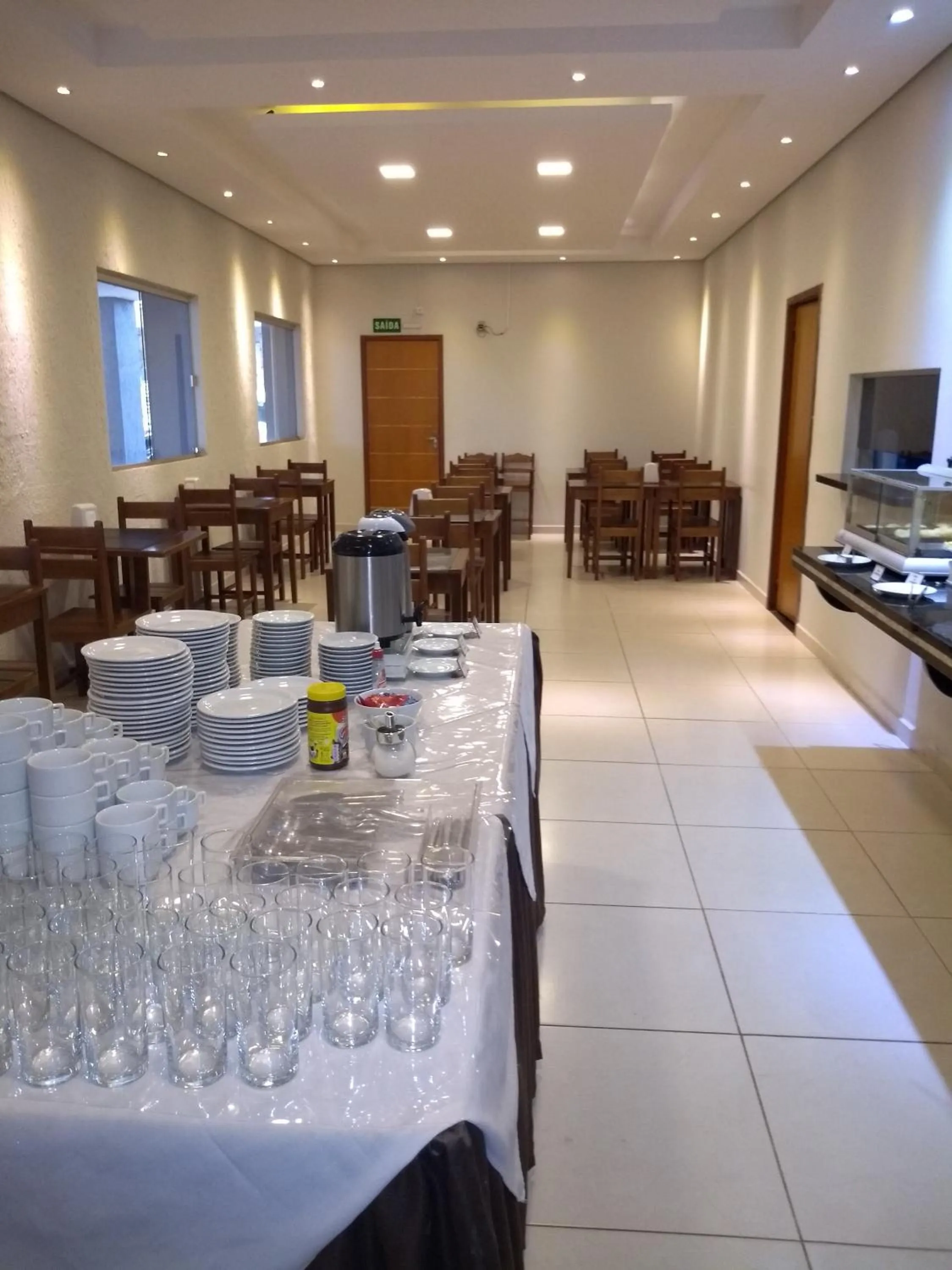 Restaurant/places to eat in Hotel Kanaan