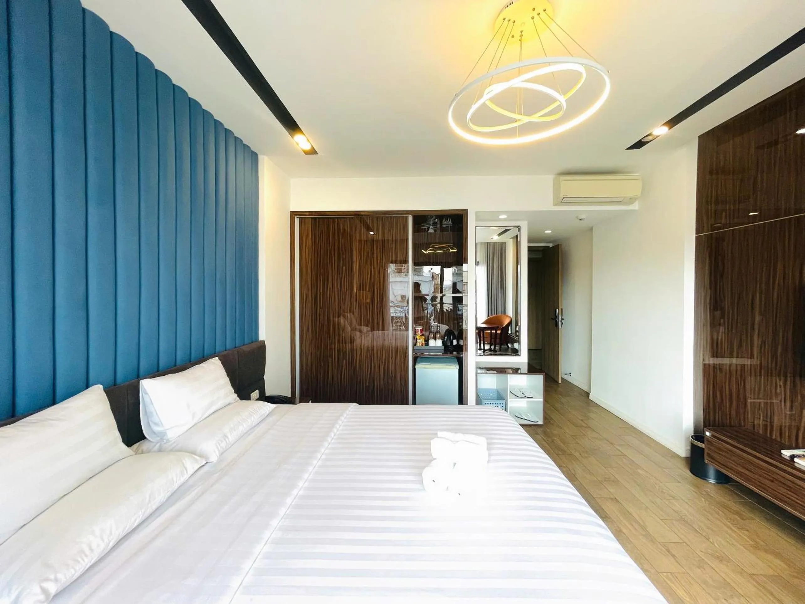 Bed in Royal Dragon Boutique Hotel