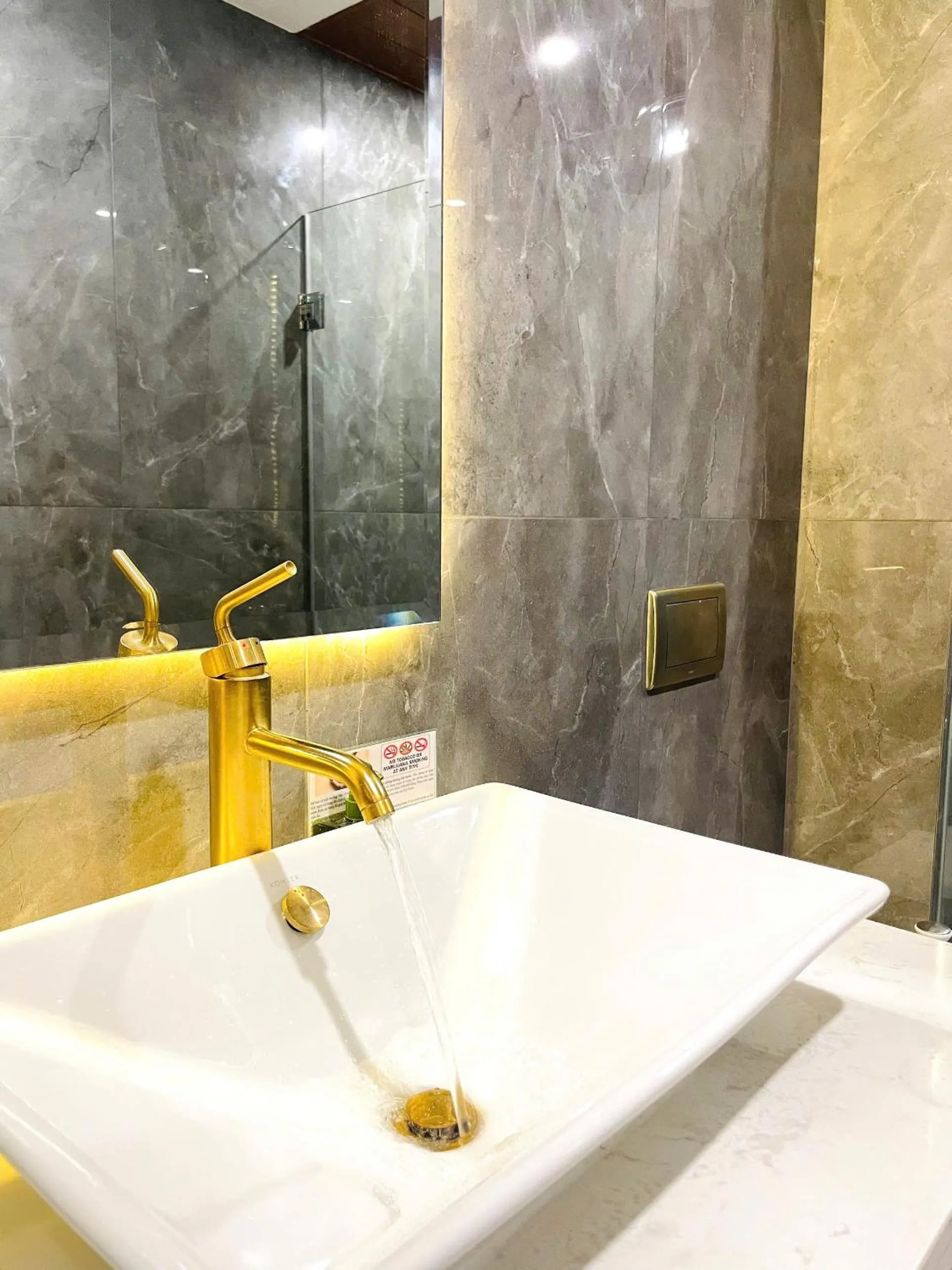 Toilet in Royal Dragon Boutique Hotel