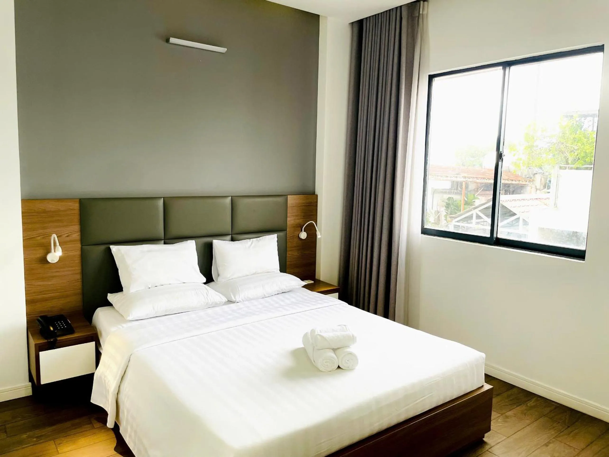 Bedroom, Bed in Royal Dragon Boutique Hotel