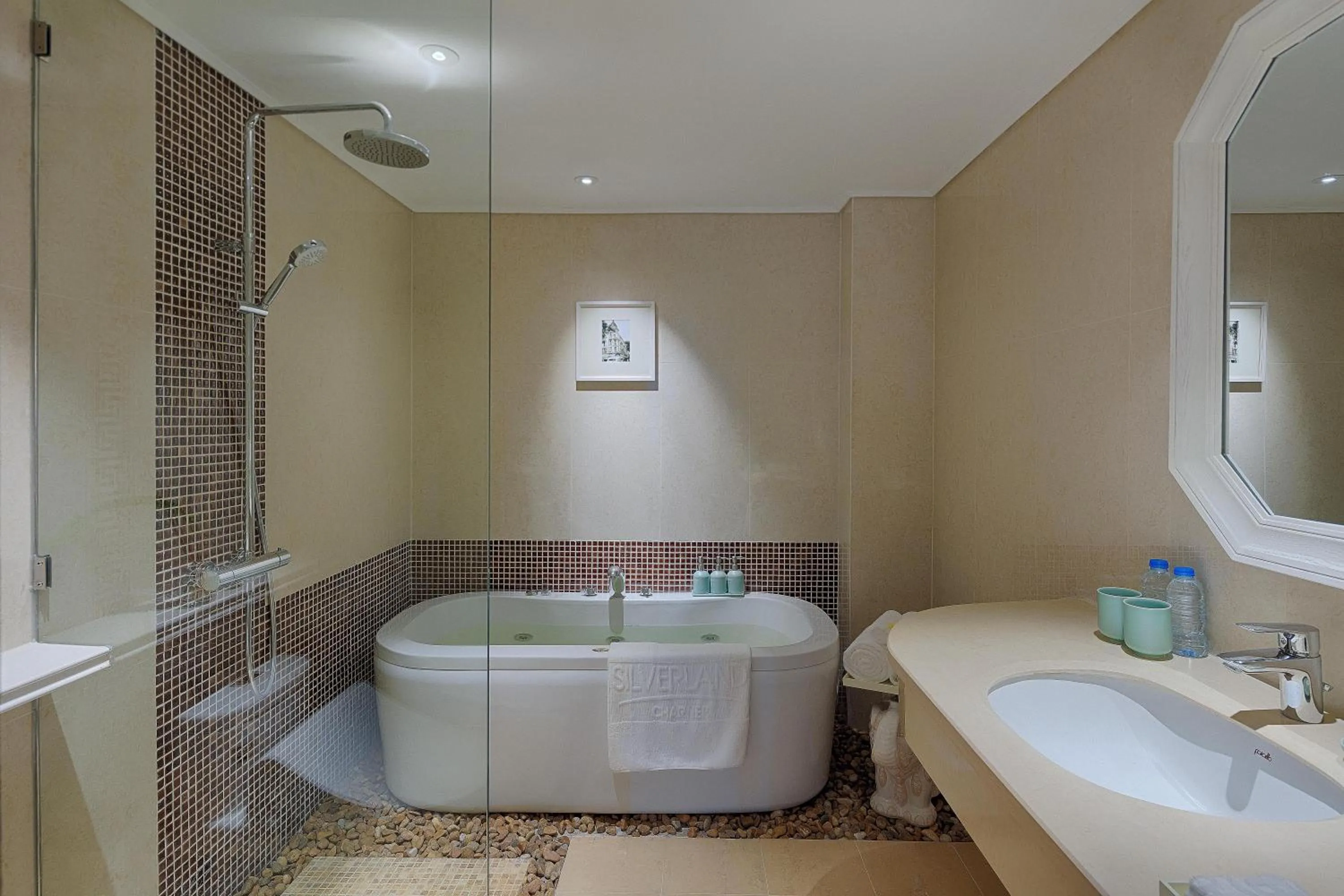 Shower in Au Lac Charner Hotel