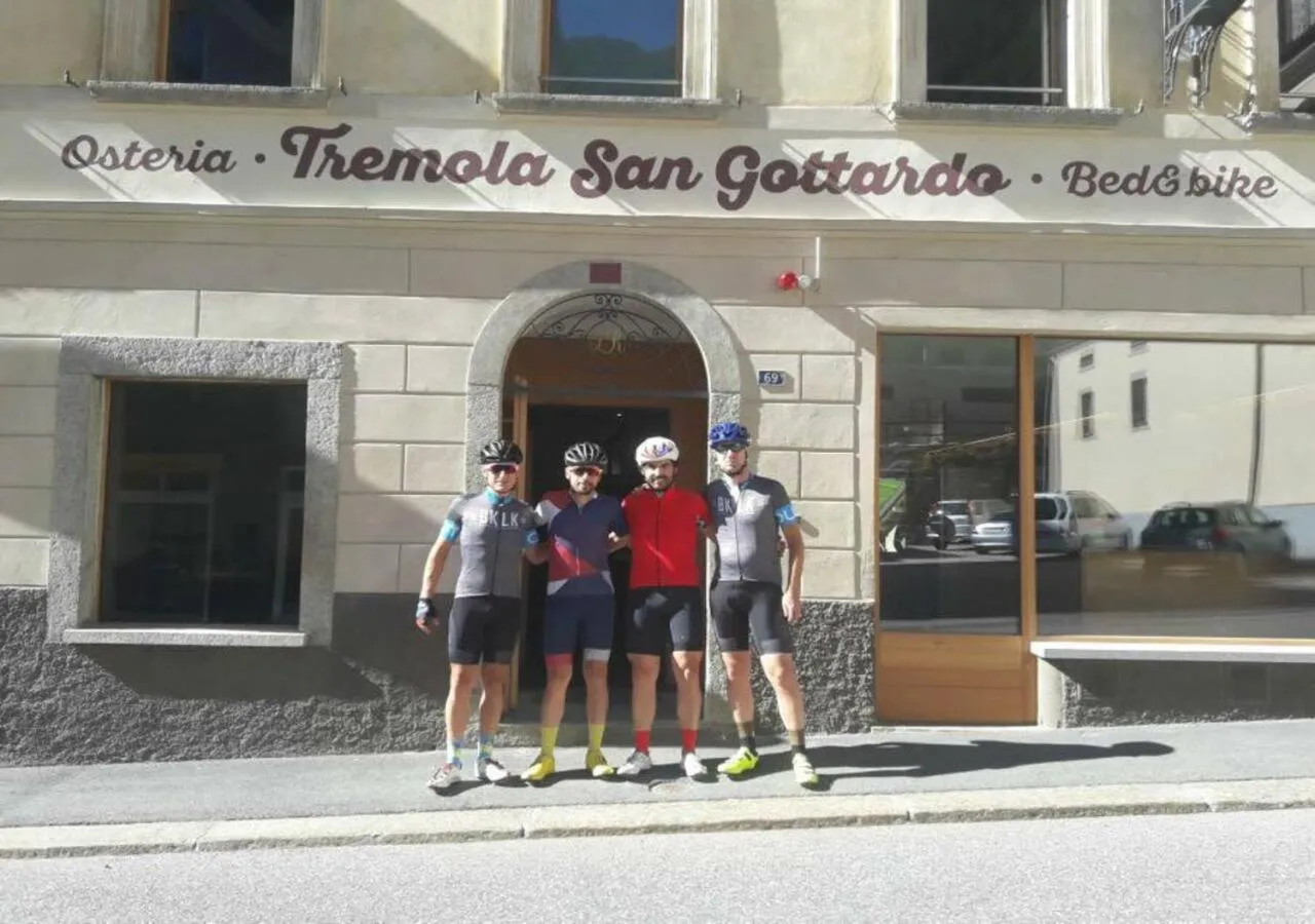 Facade/entrance in Bed&Bike Tremola San Gottardo