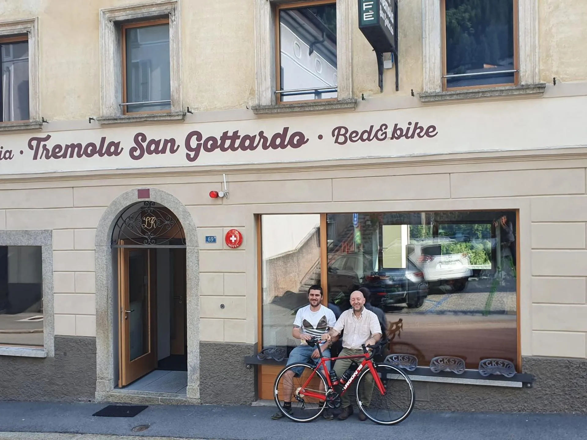 Cycling in Bed&Bike Tremola San Gottardo