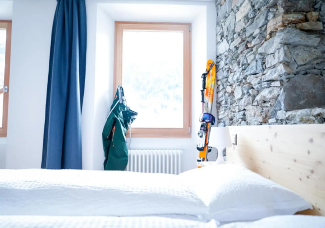 Decorative detail, Bed in Bed&Bike Tremola San Gottardo