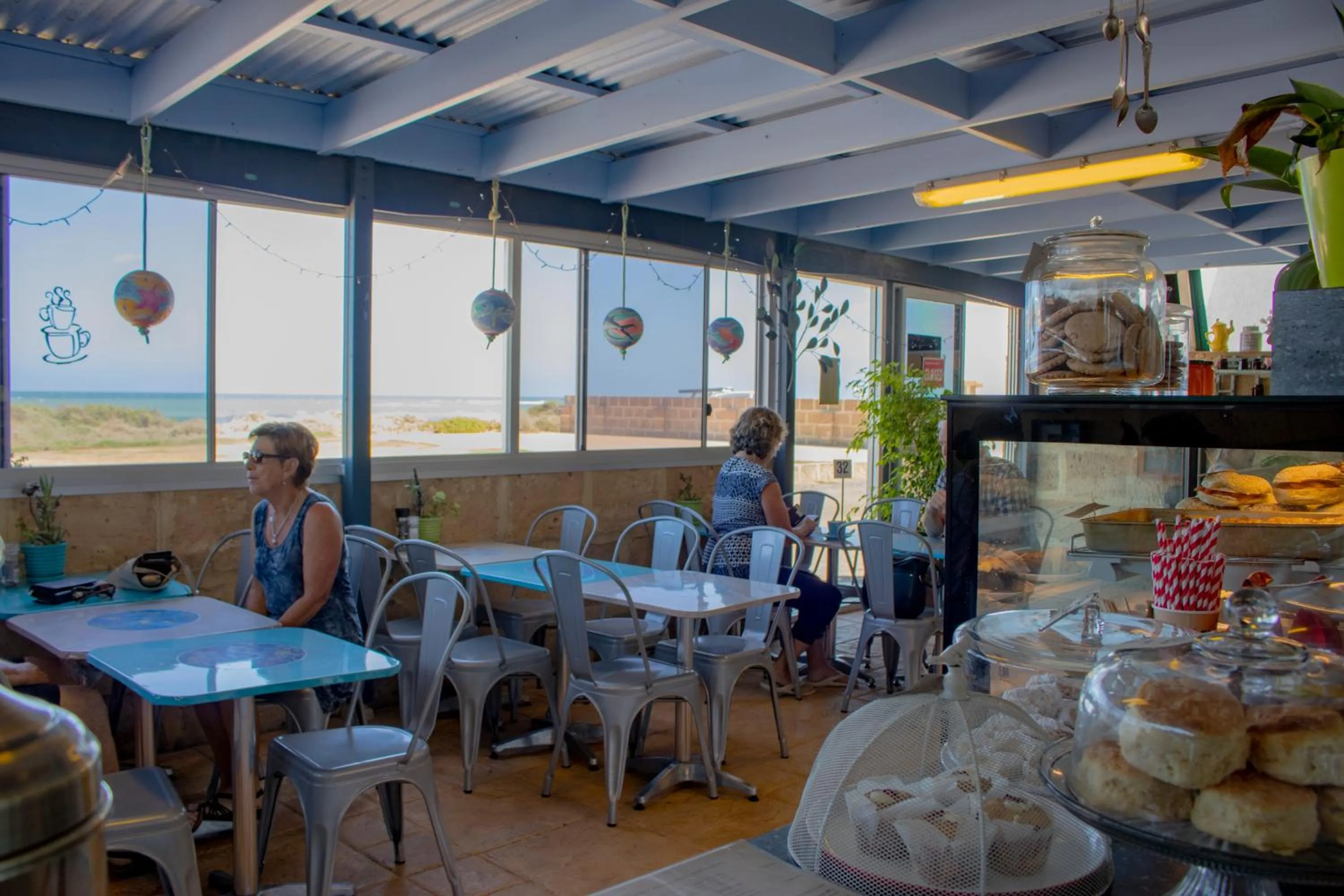 Restaurant/places to eat in Seaspray Beach Holiday Park