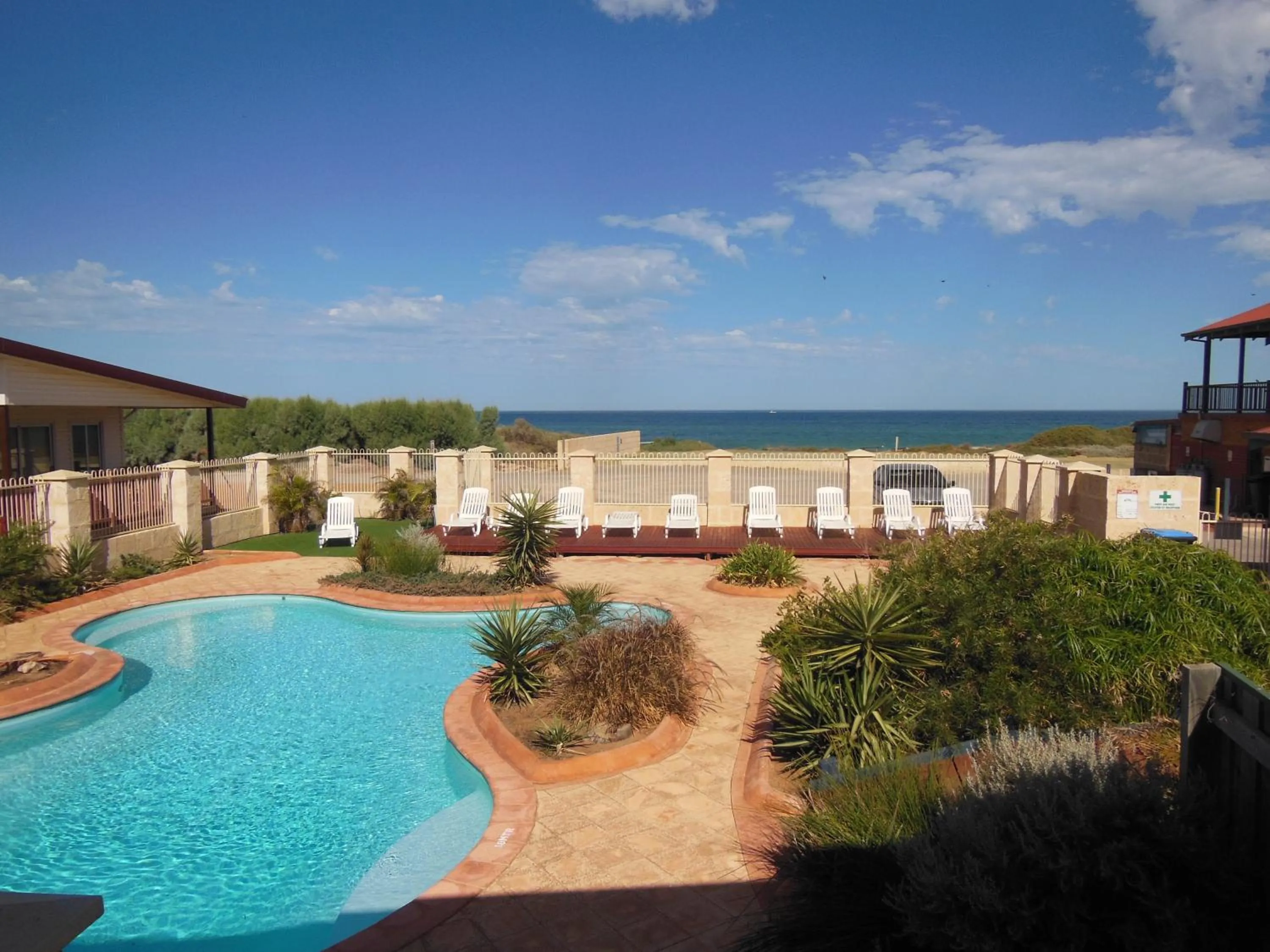 Swimming pool in Seaspray Beach Holiday Park