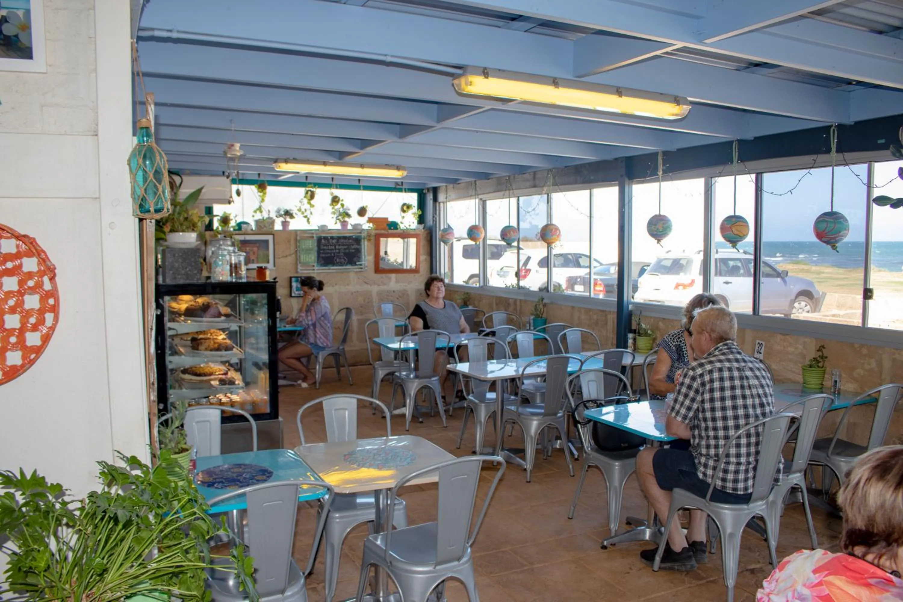 Restaurant/places to eat in Seaspray Beach Holiday Park