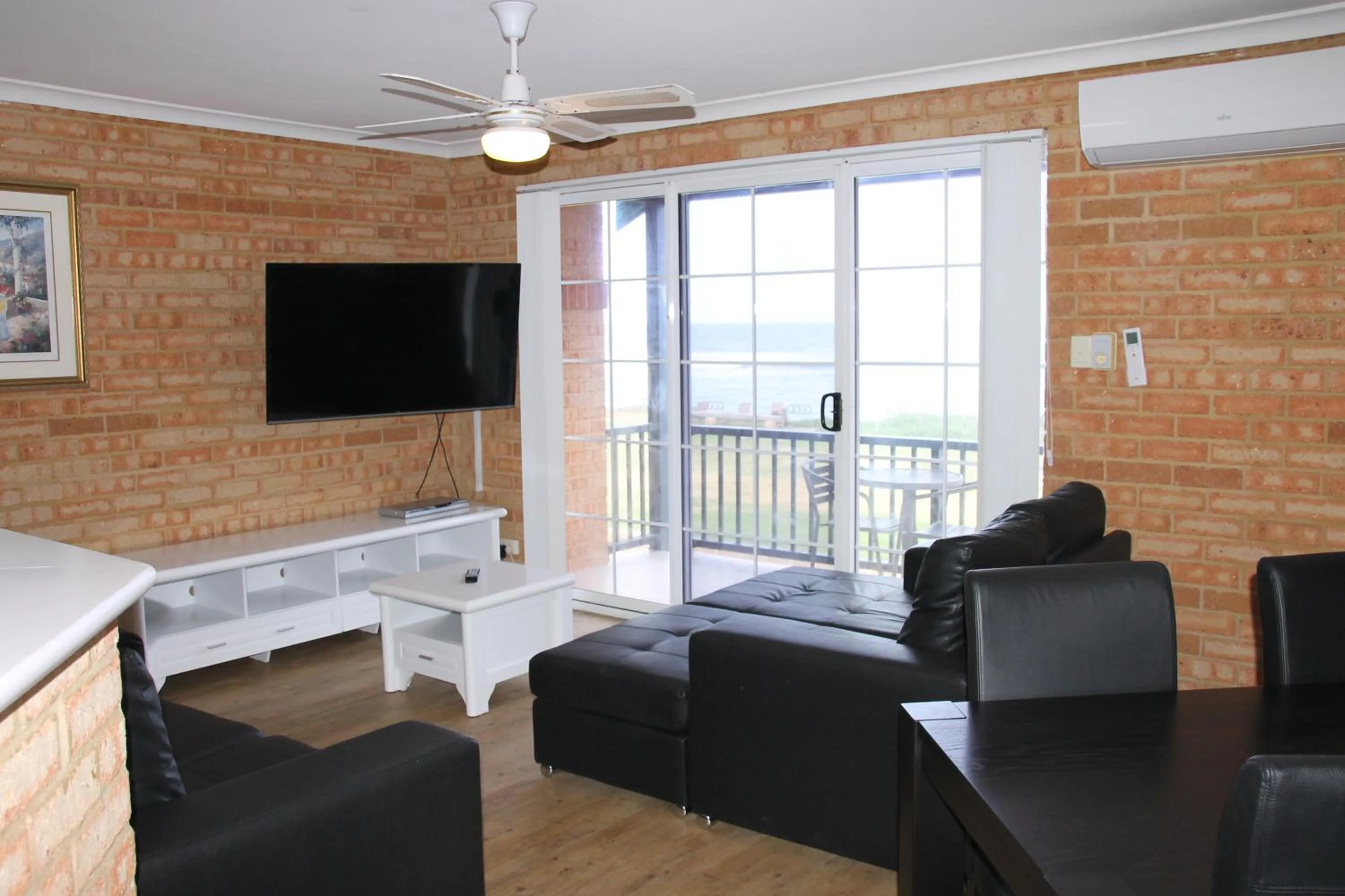 Living room in Seaspray Beach Holiday Park