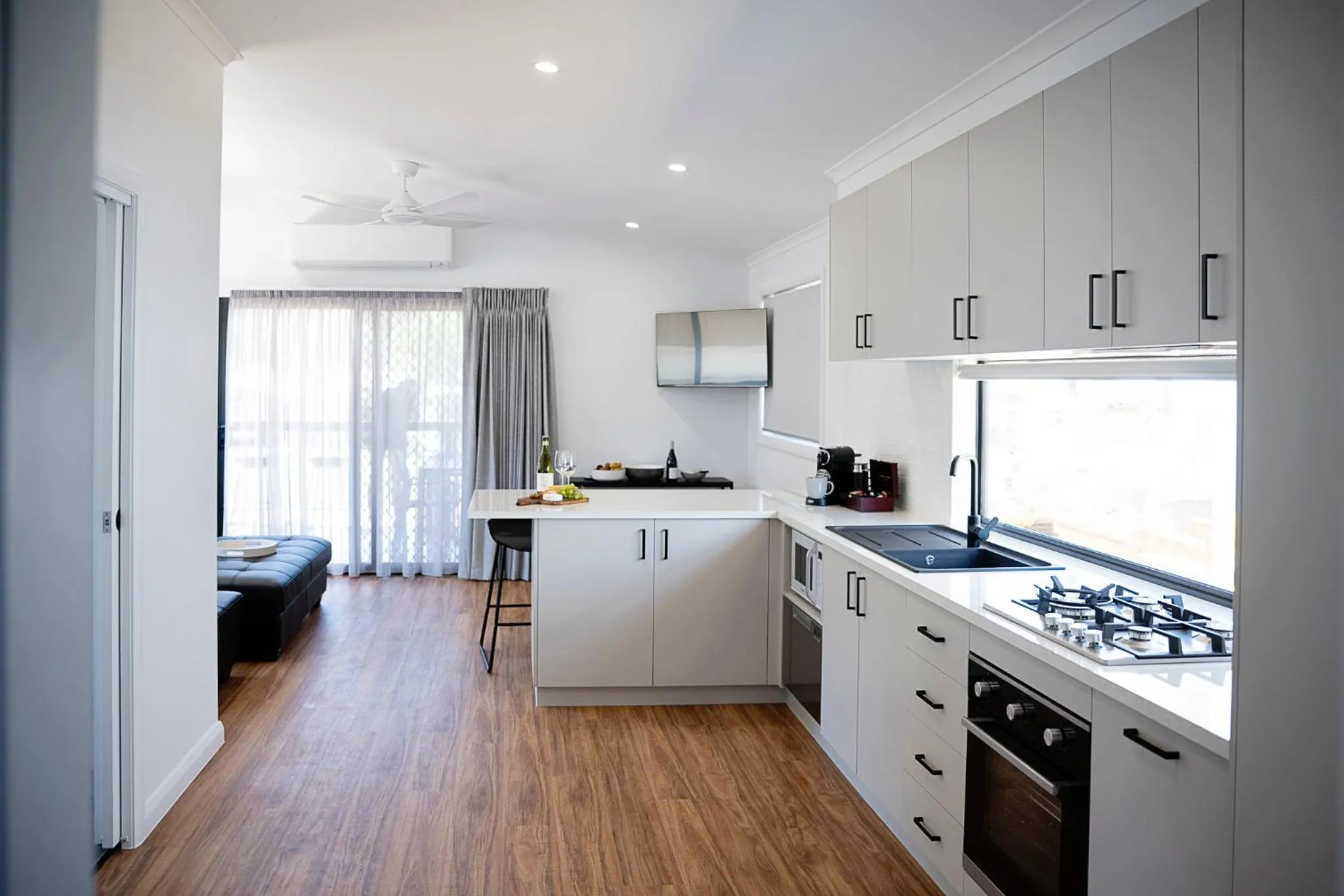 Kitchen or kitchenette in Corowa Bindaree Holiday Park