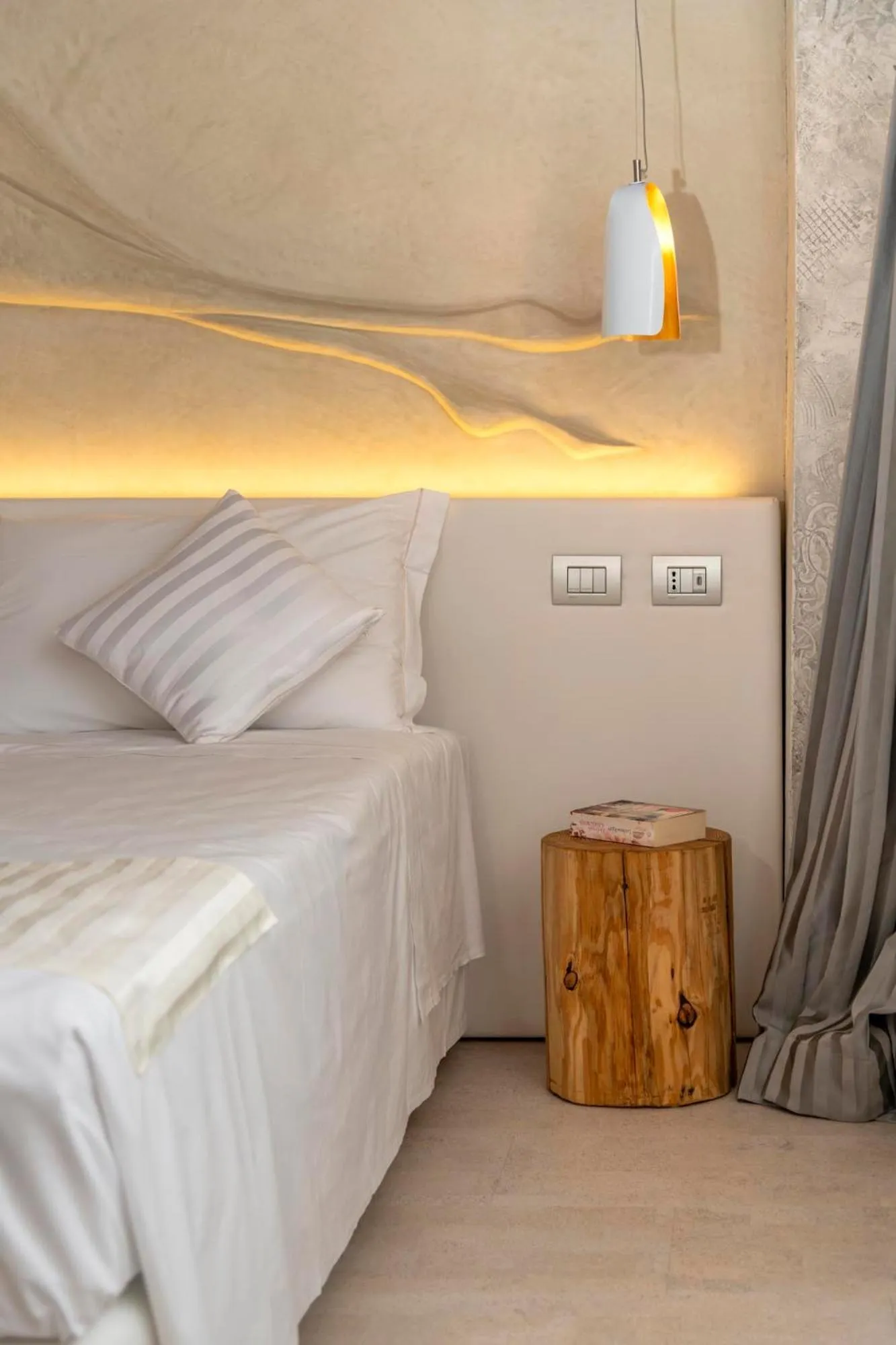 Bed in Ca' de la Fonte - WENICE Deep Culture