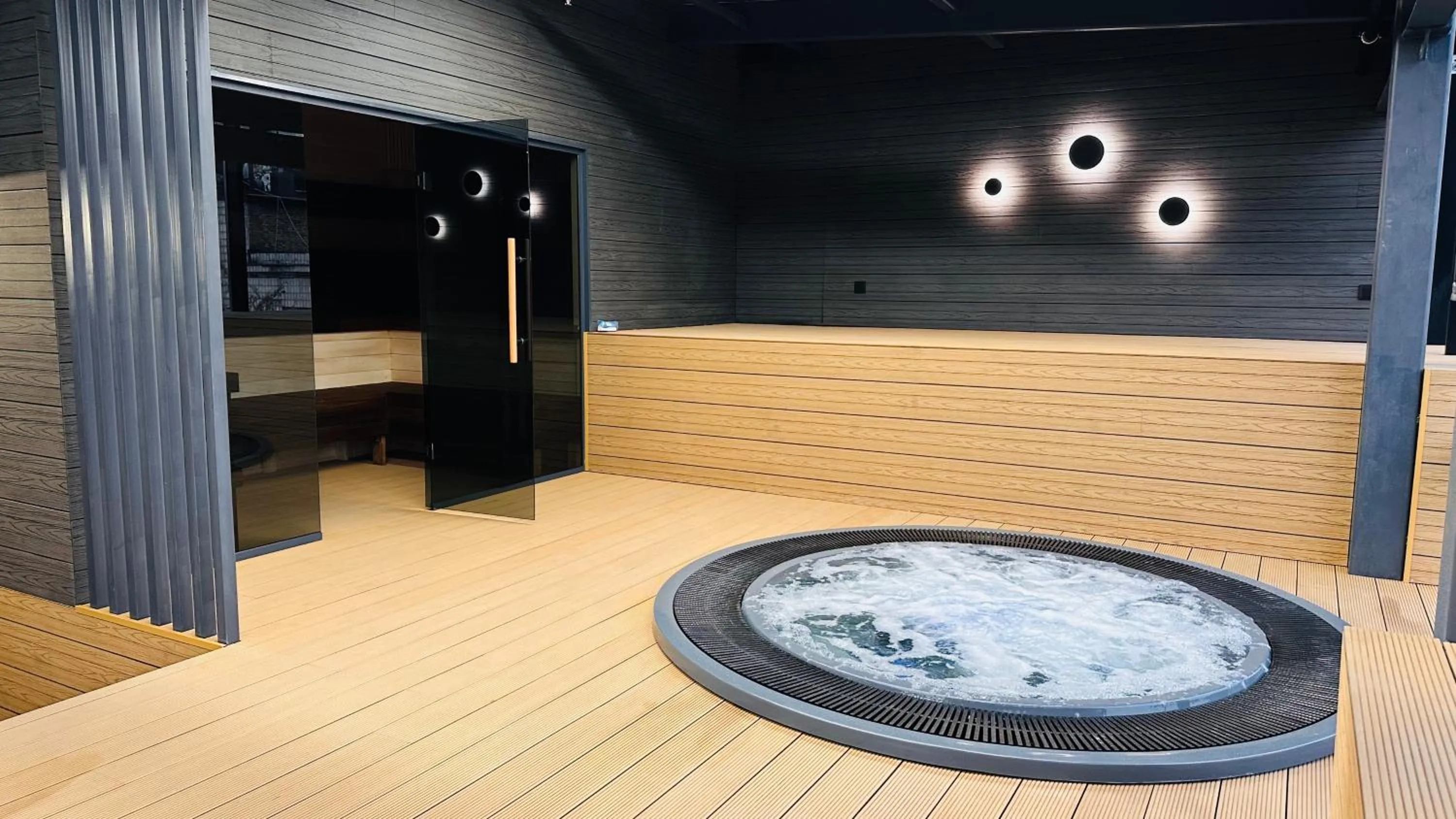 Hot Tub in Mercure Kyiv Congress