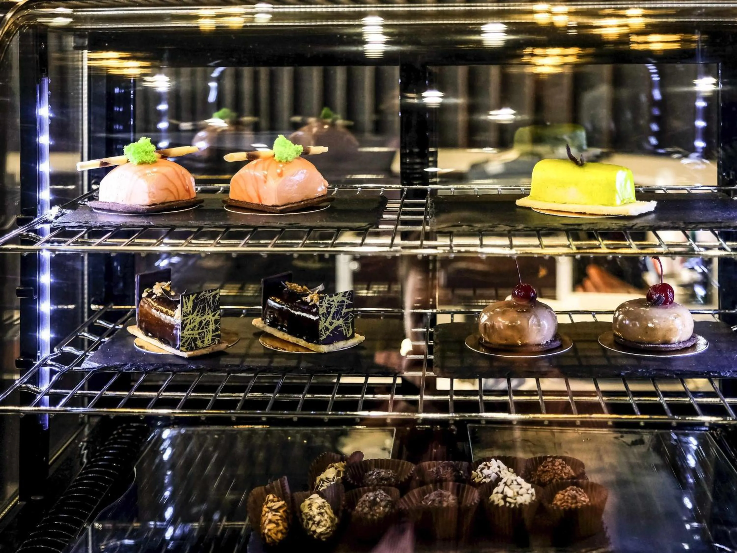 Restaurant/places to eat in Mercure Kyiv Congress