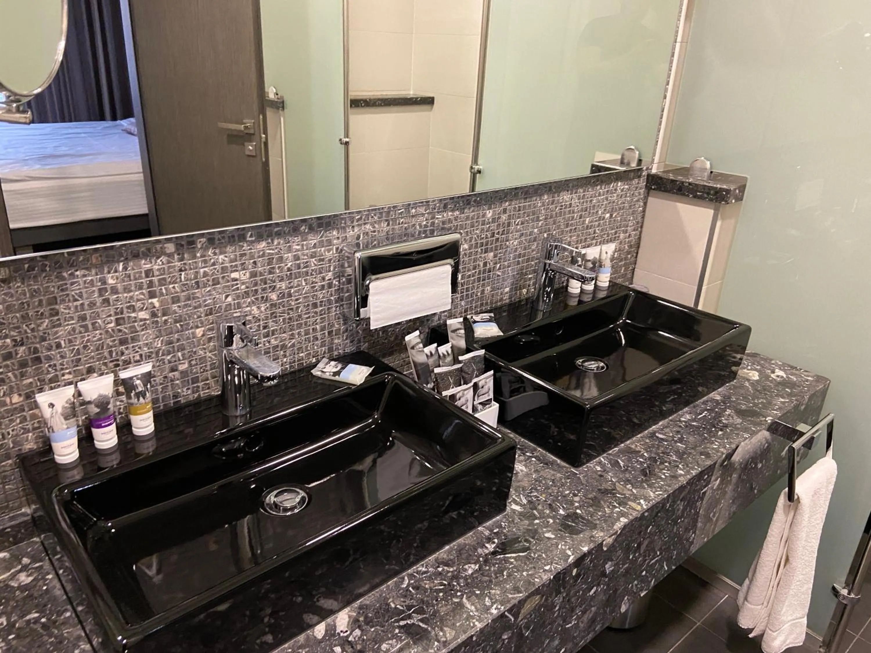 Bathroom in Mercure Kyiv Congress