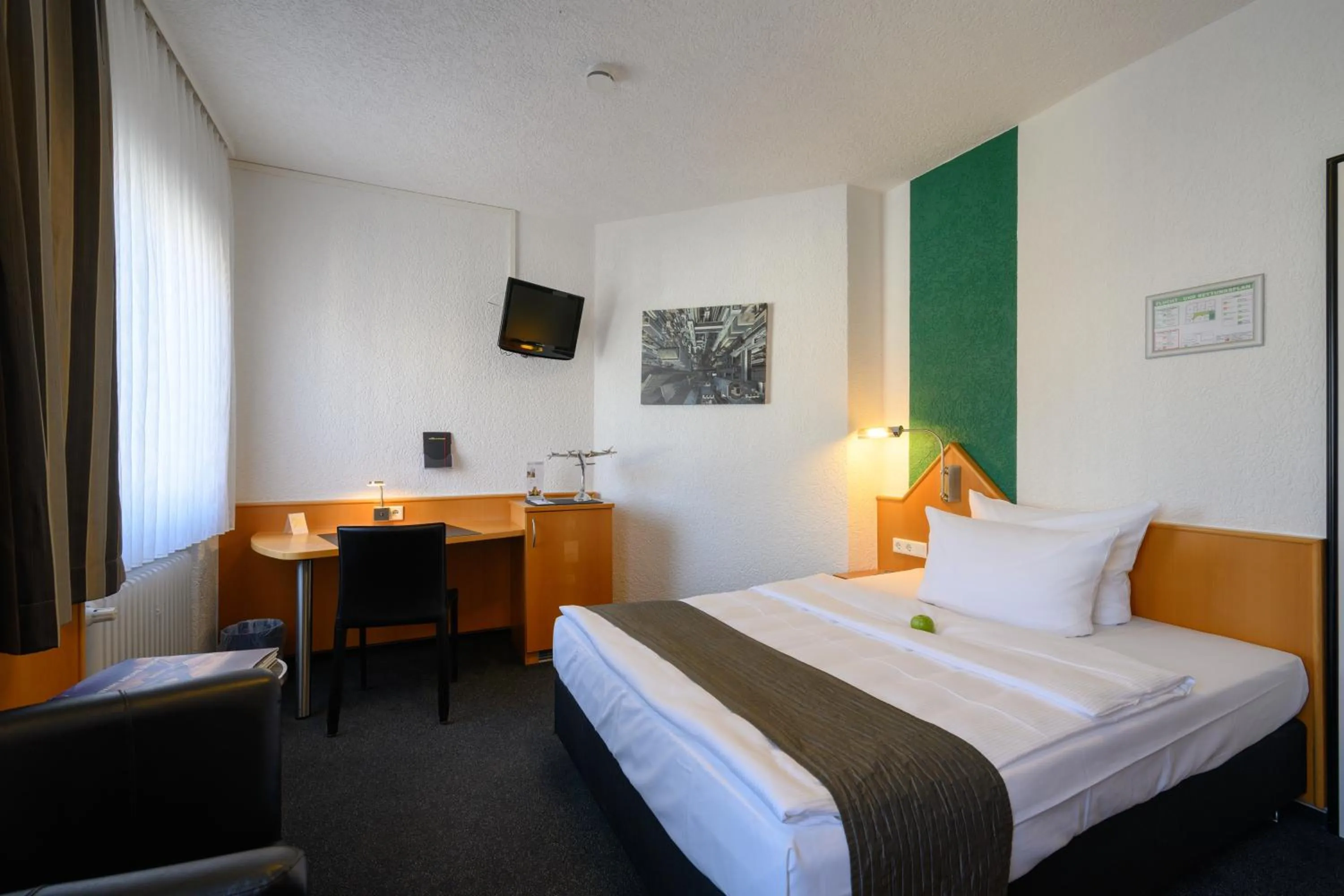 Photo of the whole room, Bed in Hotel Heymann