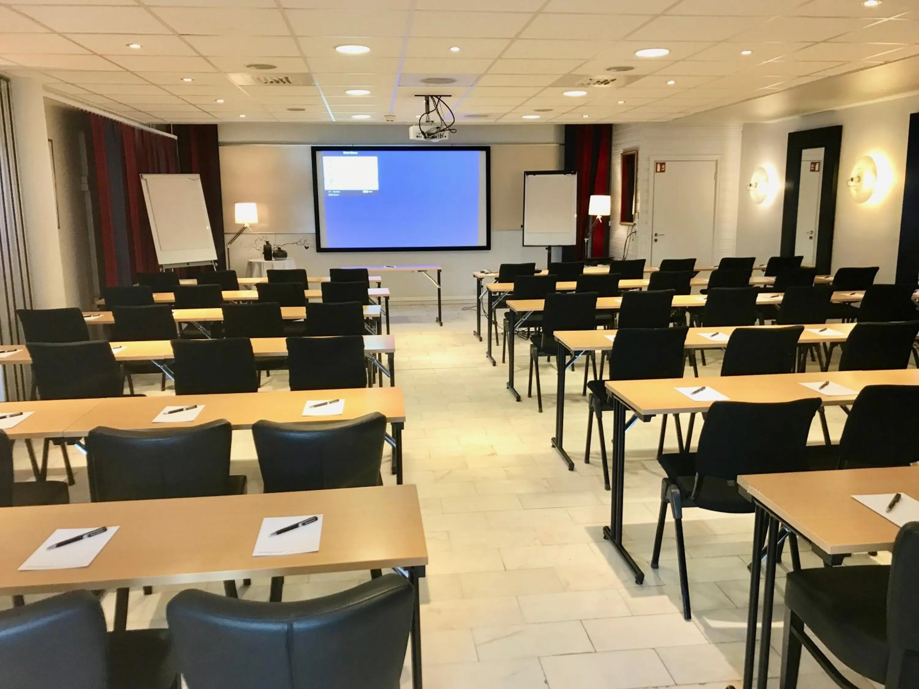 Business facilities in Reenskaug Hotel