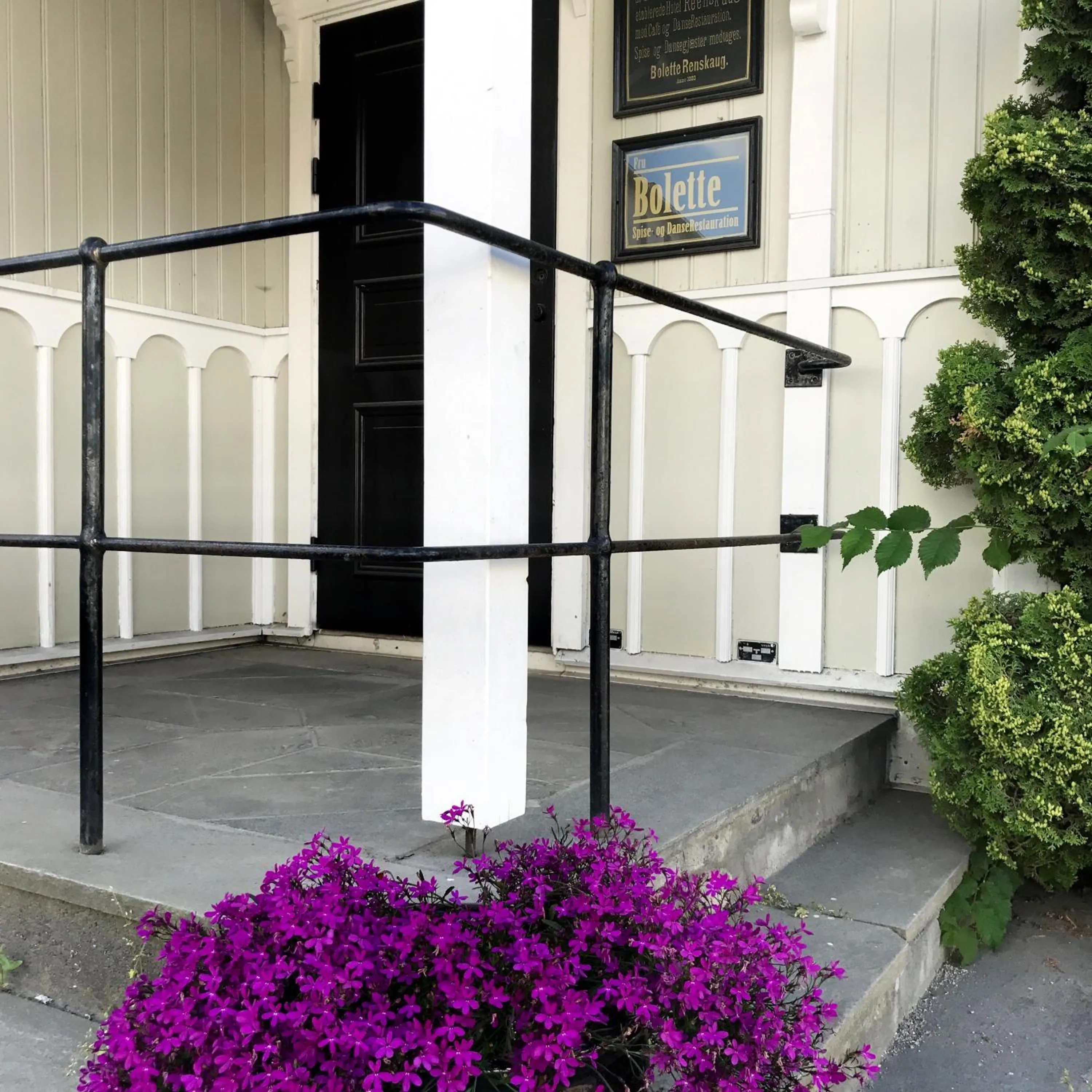 Area and facilities in Reenskaug Hotel