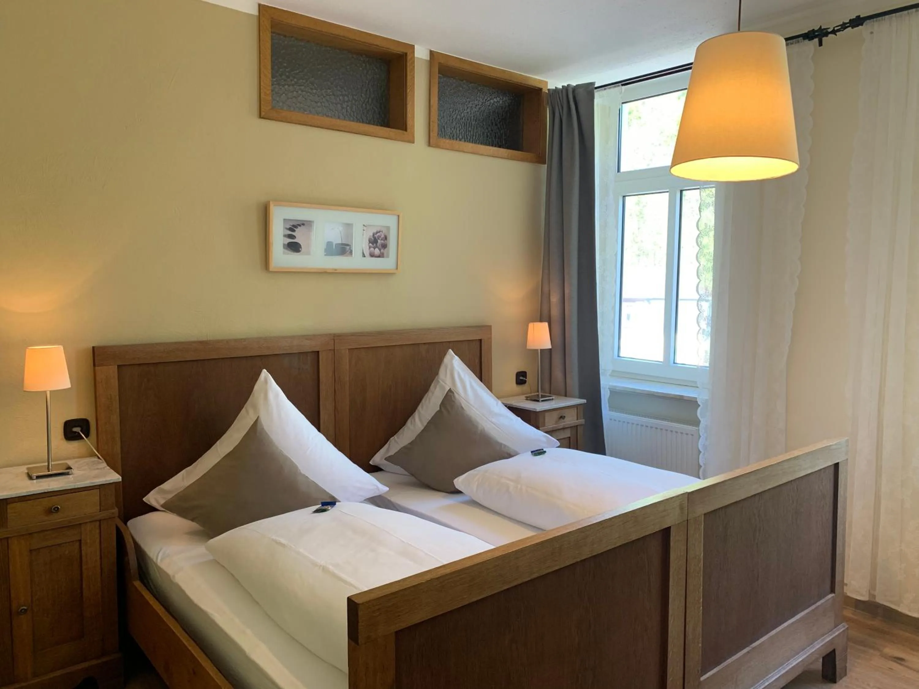 Bedroom, Bed in Moselland Hotel im Enderttal Zum Onkel Willi