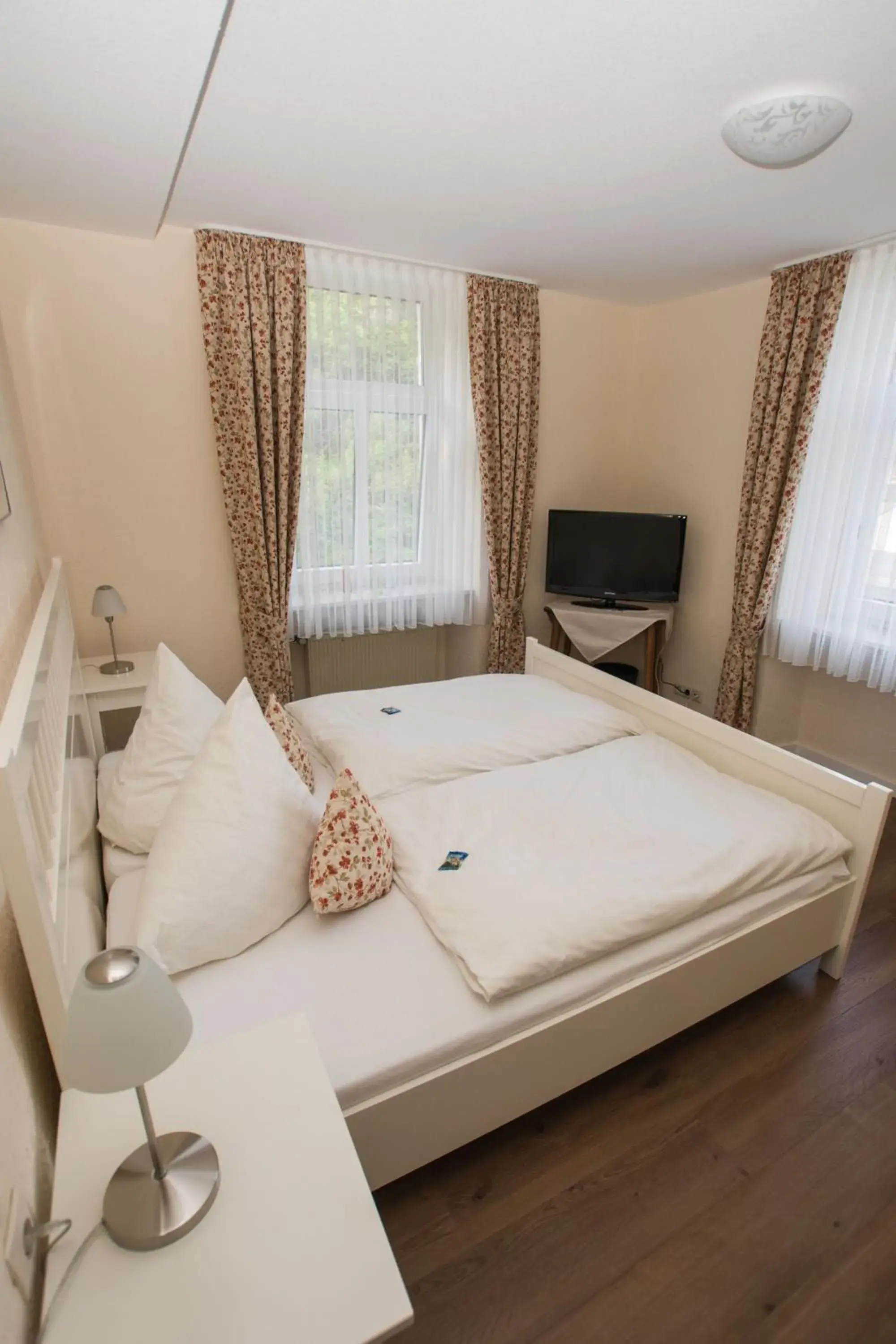 Comfort Twin Room in Moselland Hotel im Enderttal Zum Onkel Willi Comfort Twin Room in Moselland Hotel im Enderttal Zum Onkel Willi