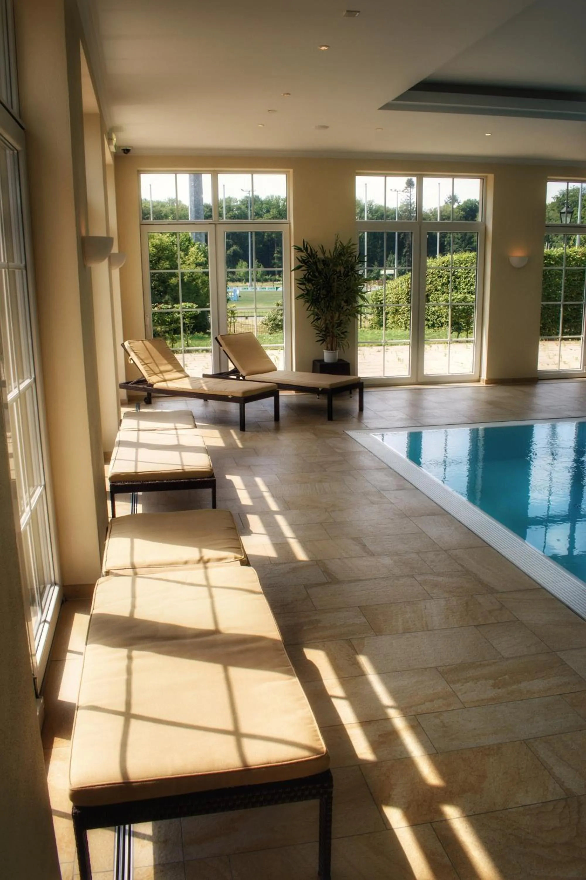 Swimming pool in Parkhotel Surenburg