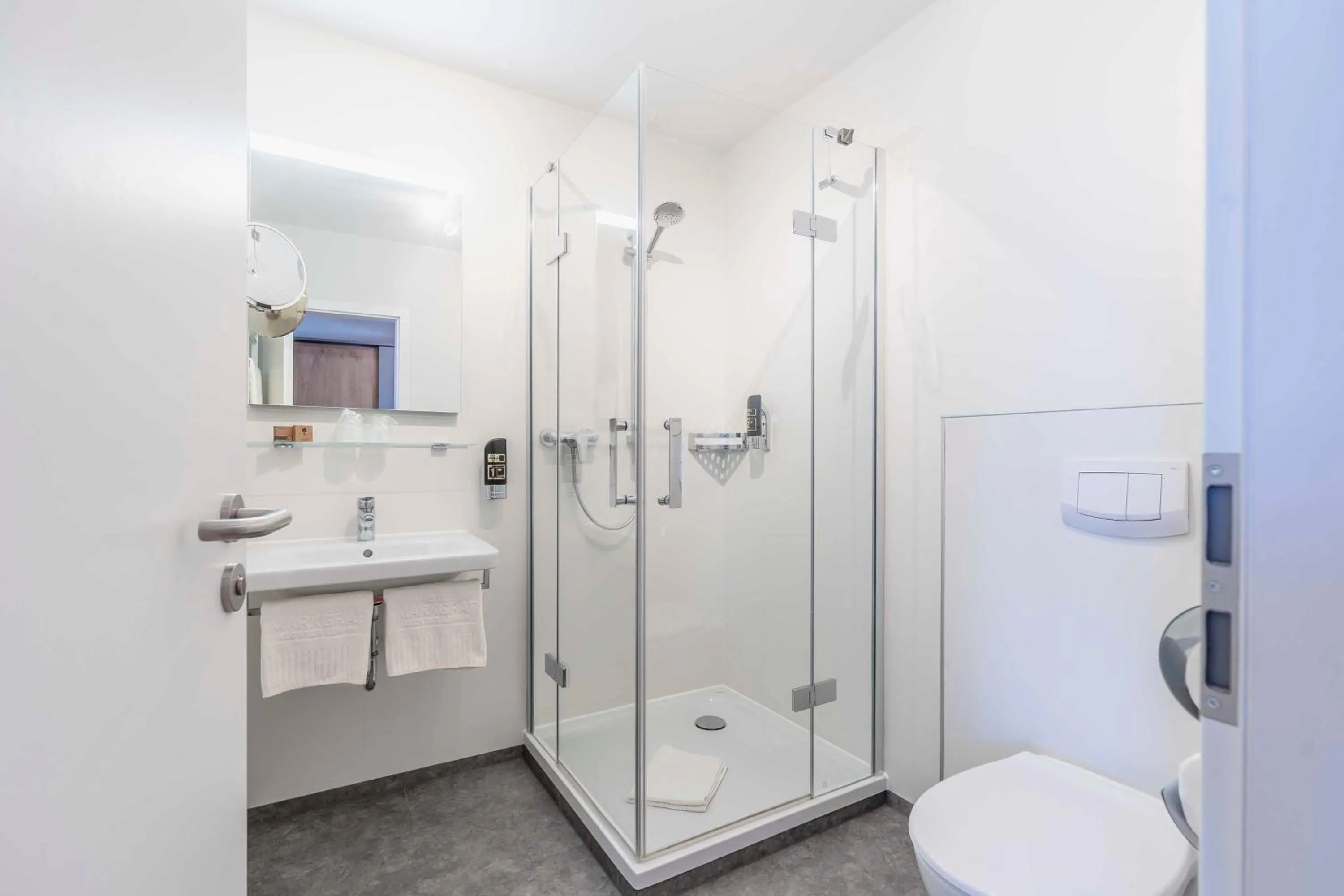 Bathroom in Hotel Markgraf