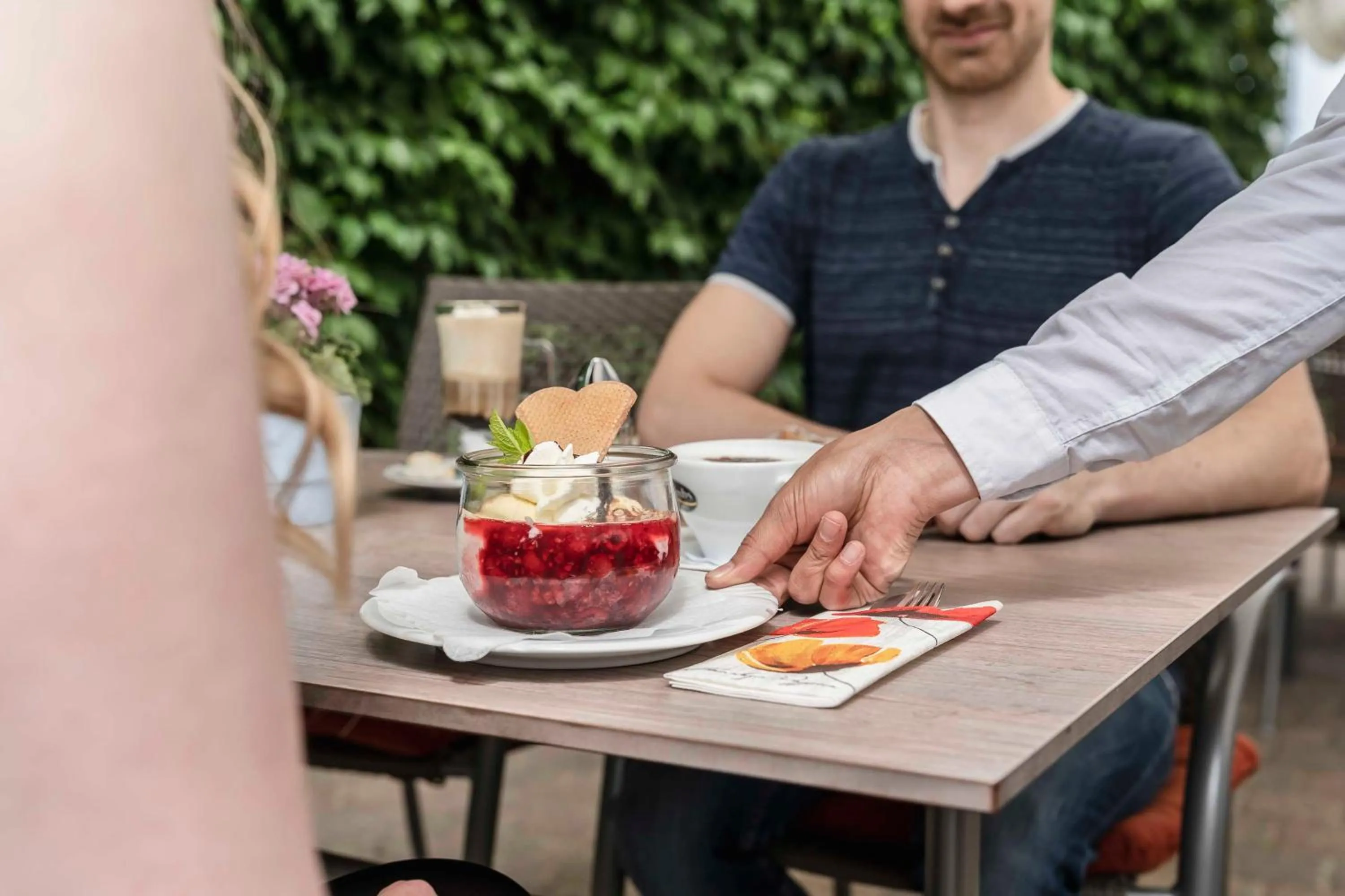 Restaurant/places to eat in Hotel Markgraf